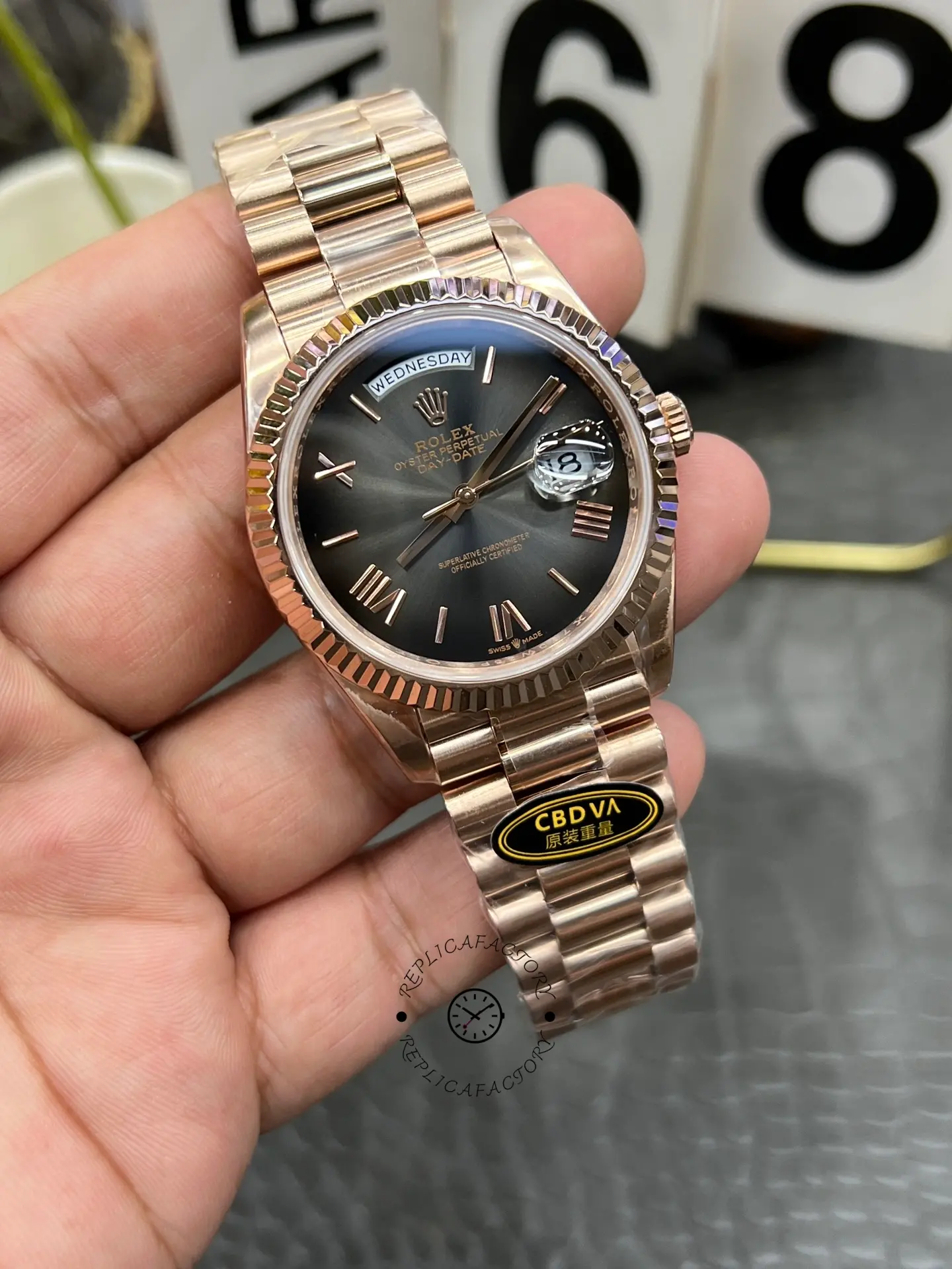 Rolex Day Date in 18 ct Everose Gold M228235 0055 40mm