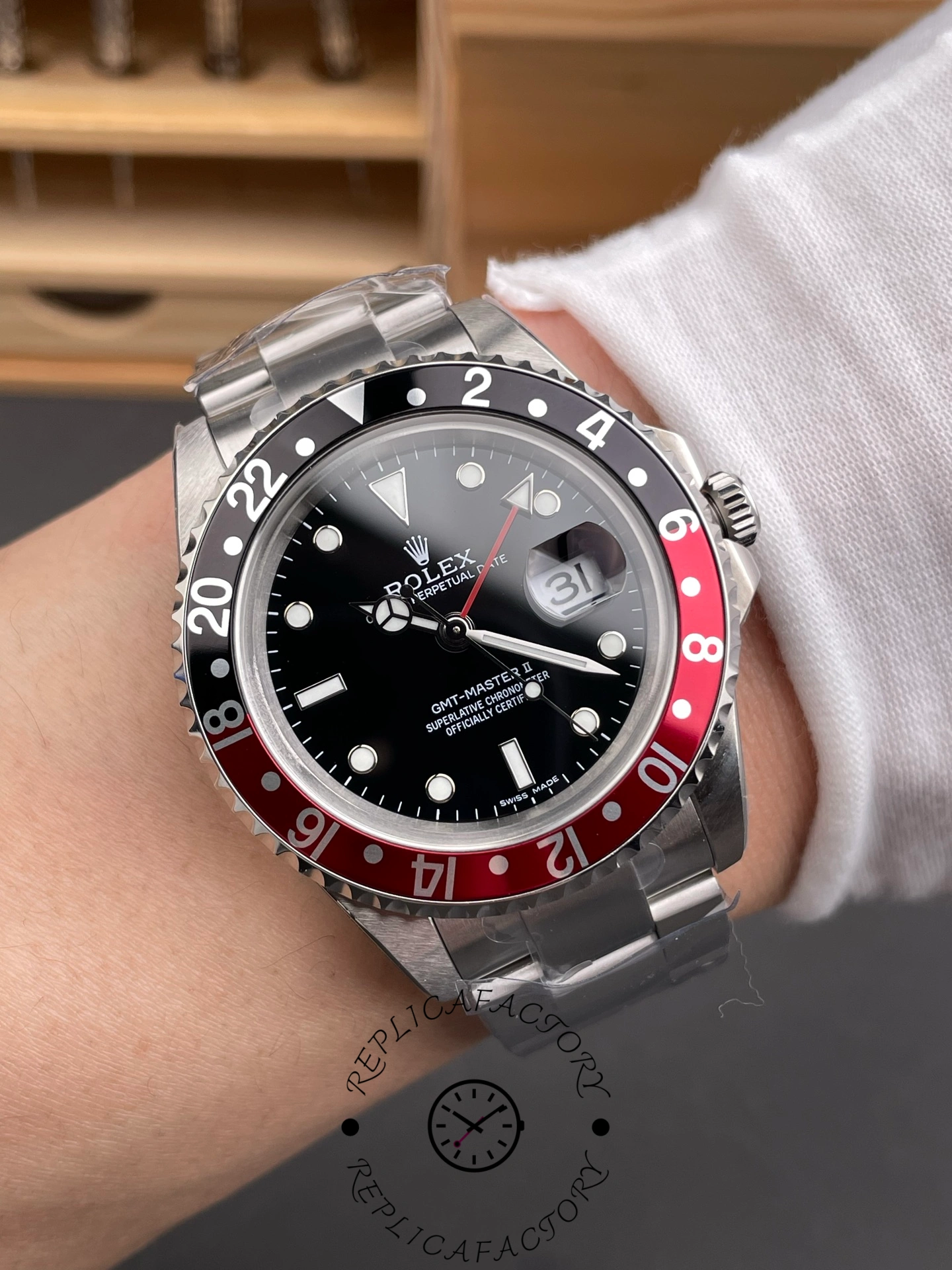 Rolex GMT-Master II 16710 Black Dial Black Red Coke Bezel 40MM Mens Replica Watch