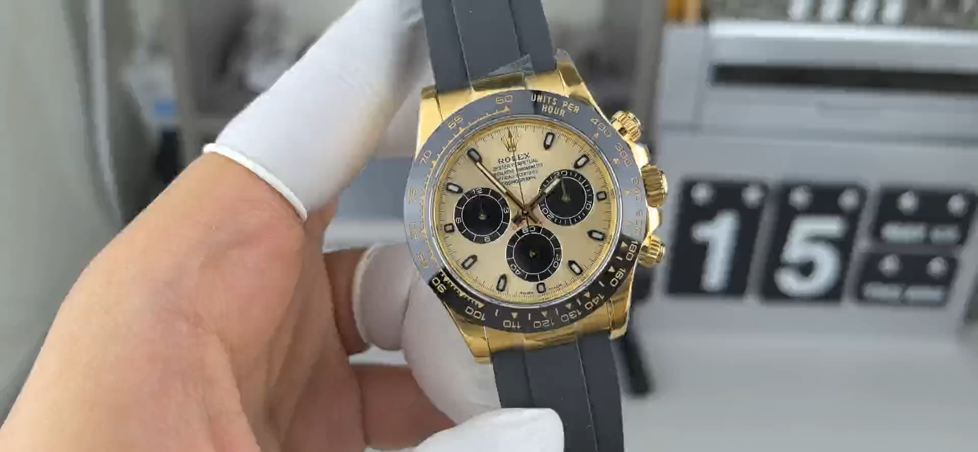 Rolex Daytona 116518LN Yellow Gold Champagne Dial 40mm Mens Replica Watch - Video