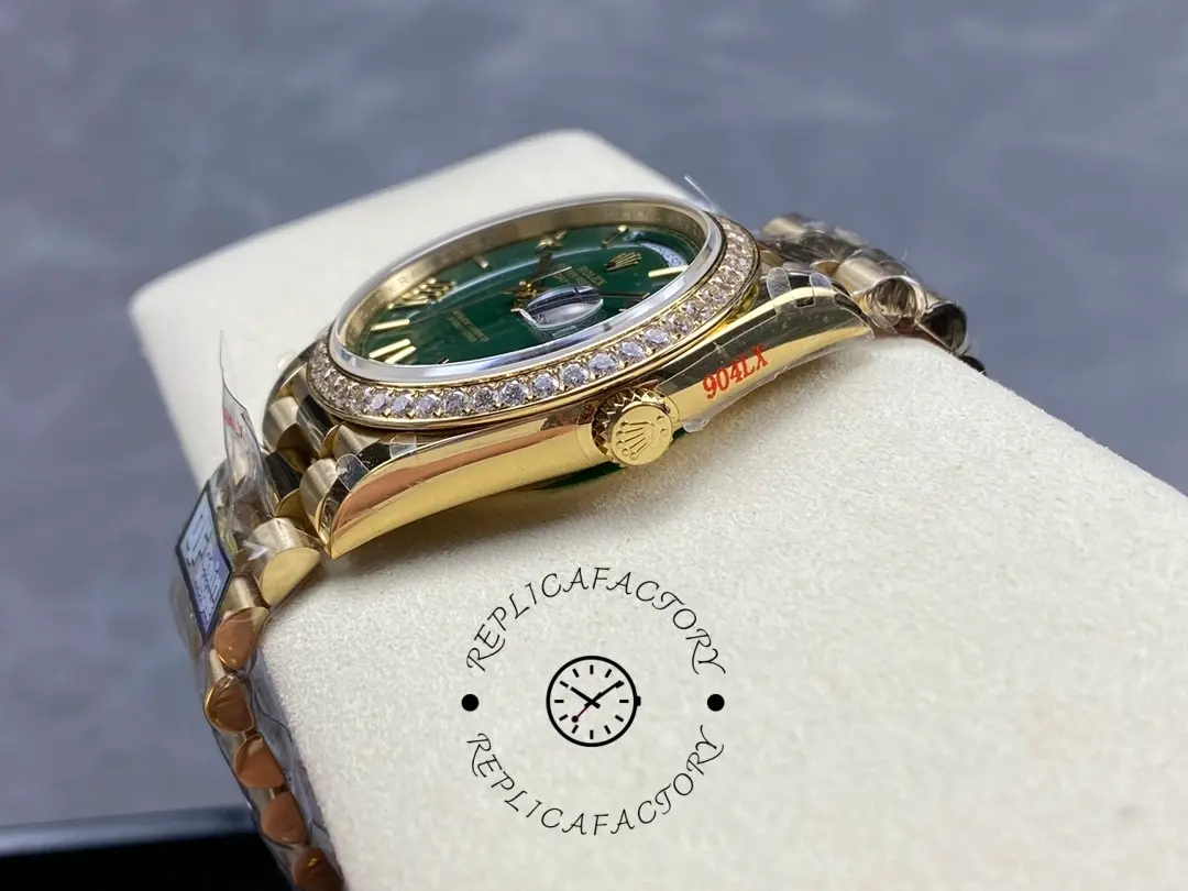 Rolex Day Date 40 18K Yellow Gold Green Dial Diamond Bezel M228348RBR 0040 Men's Watch