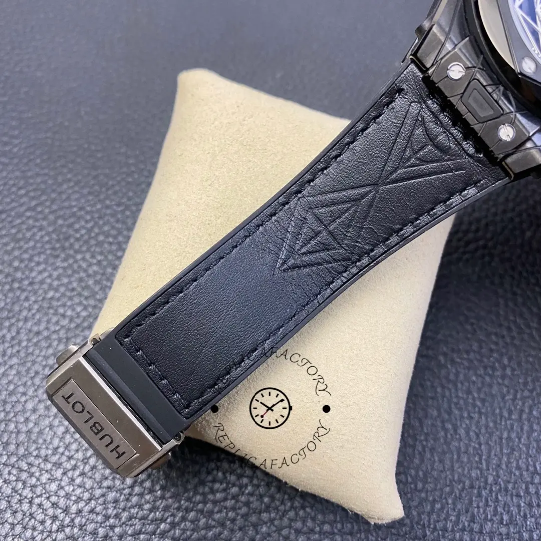 Strap and clasp detail of Hublot Big Bang 415.CX.1114.VR.MXM17 showing the buckle and stitching.