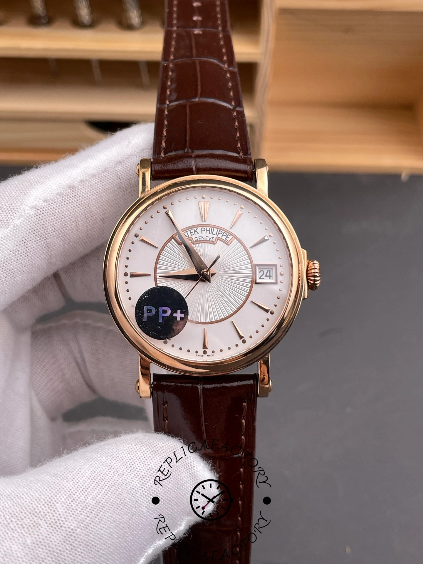 Patek Philippe Calatrava 5153R-001 Date Black Dial 38mm