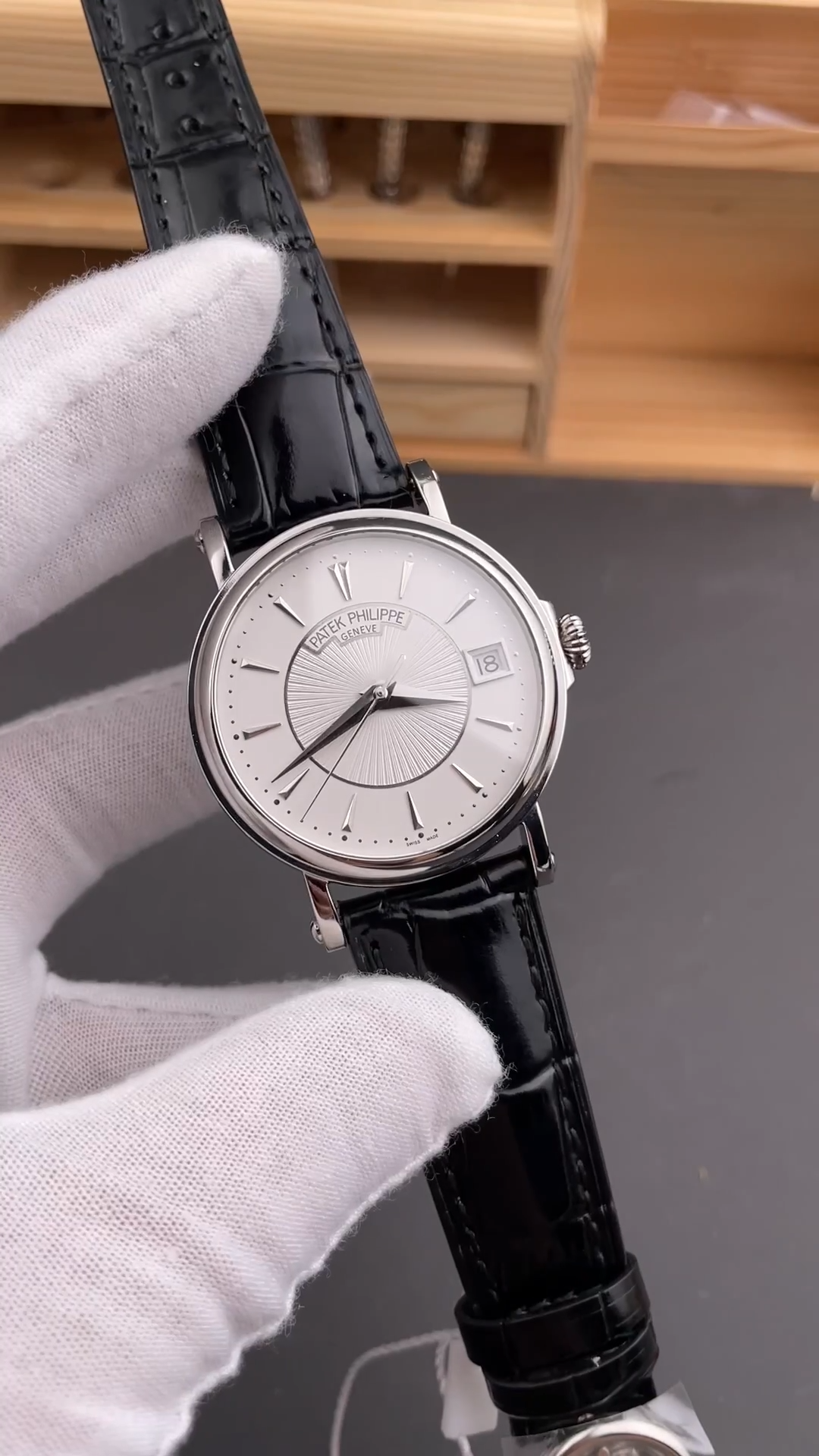Patek Philippe Calatrava 5153G-001 Guillouche Dial 38mm