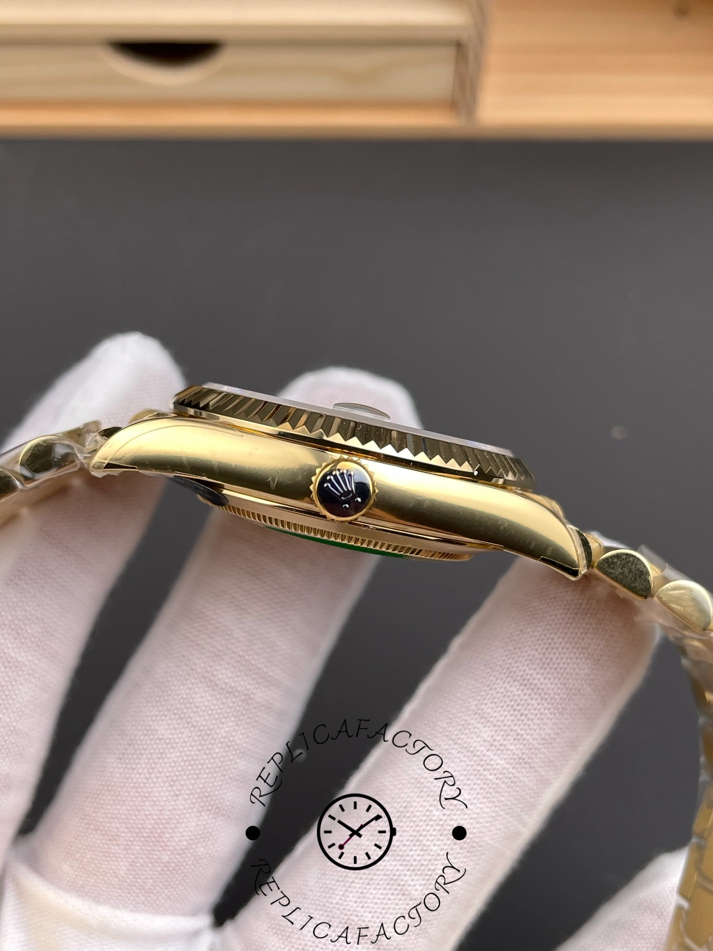 Rolex Day Date Oyster 40 mm Yellow Gold President Mother of Pearl Diamond Dial M228238 0071