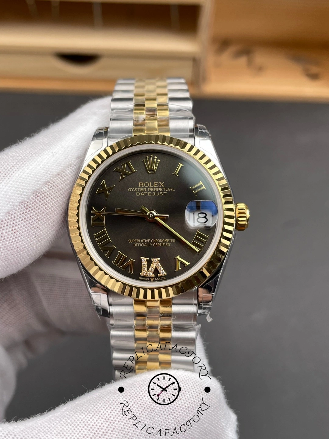 Rolex Datejust 31mm Stainless Steel and Yellow Gold 278273 0018 Grey VI Roman Jubilee