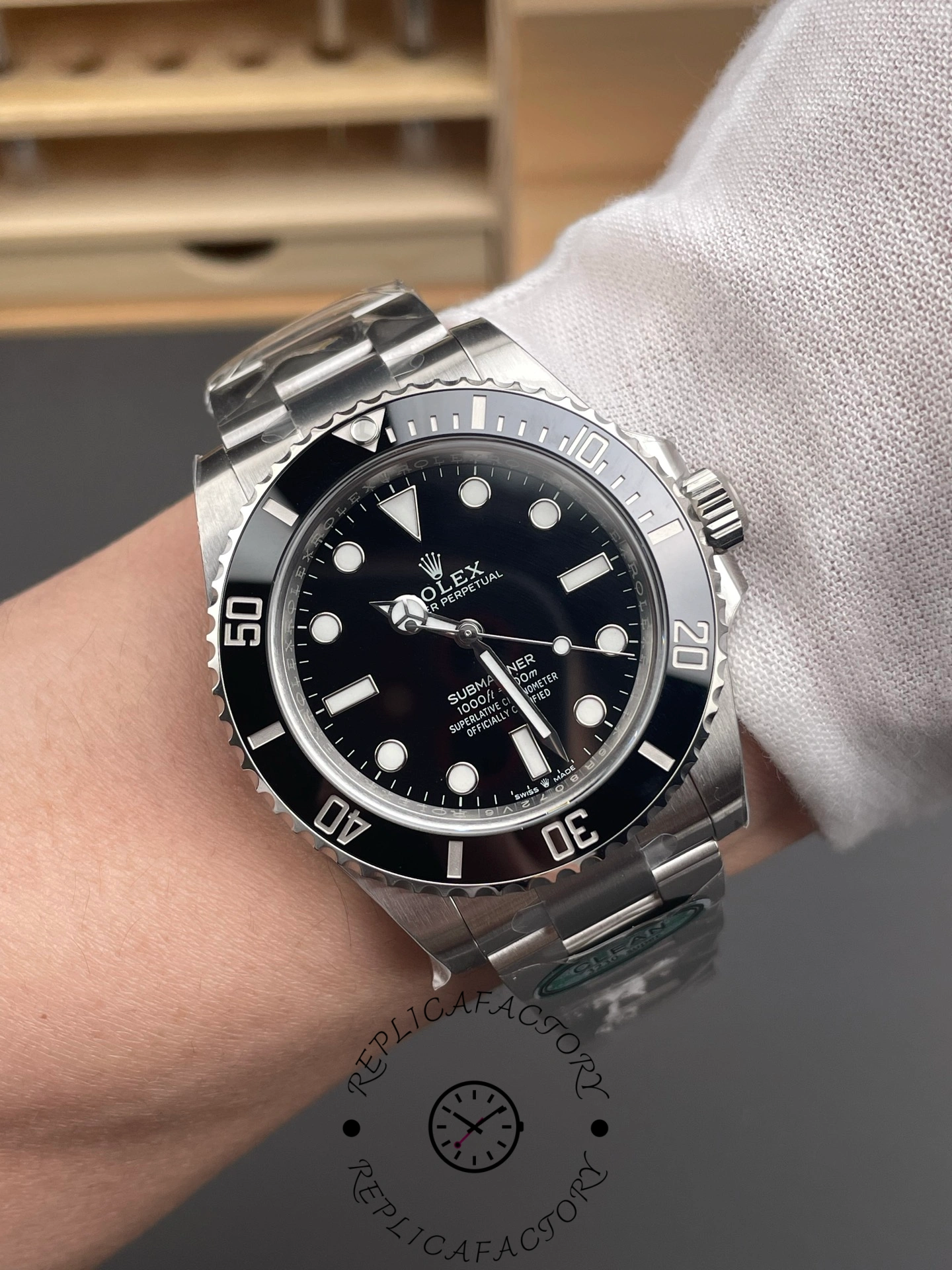 Rolex Submariner 124060 Oyster Stainless Steel Black Dial 41mm Mens Replica Watch