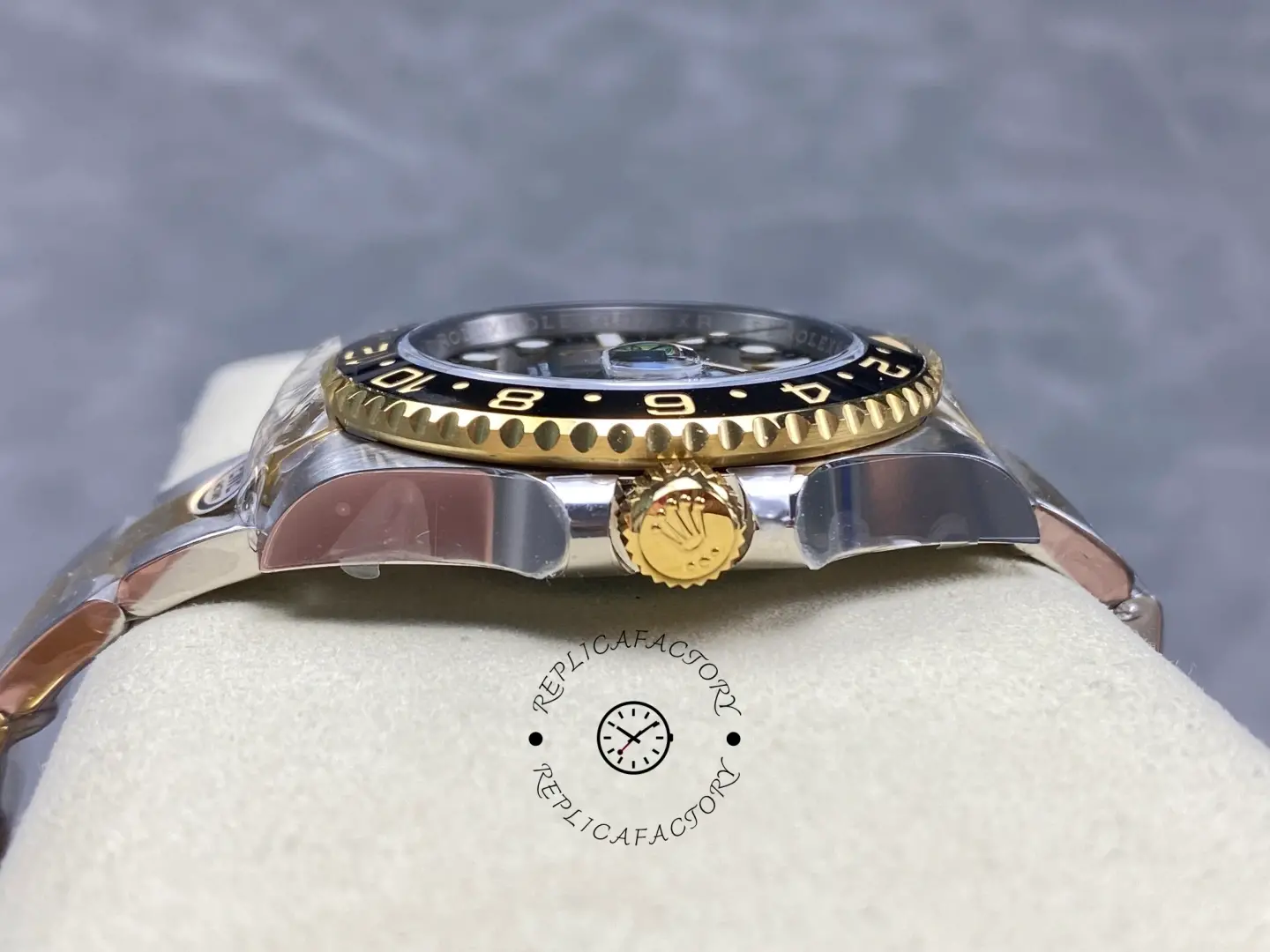 Rolex GMT-Master II 116713LN stainless steel case Black Dial 40mm Mens Replica Watch