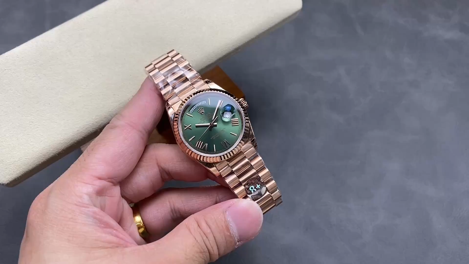 Rolex Day-Date Rose Gold Fluted Replica 128235 0089 36MM Green Dial
