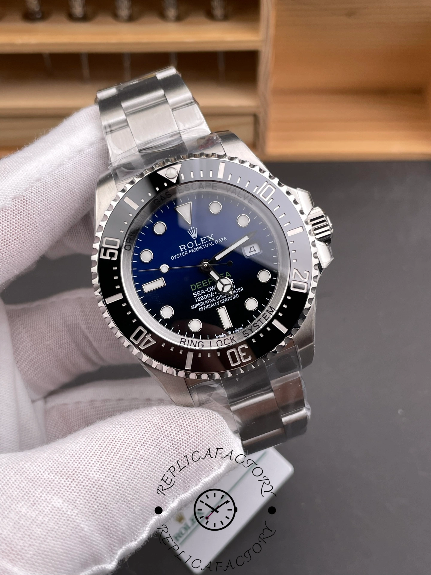 Rolex Sea-Dweller Deepsea 136660 0005 Stainless Steel Black Blue Dial 44MM Mens Replica Watch