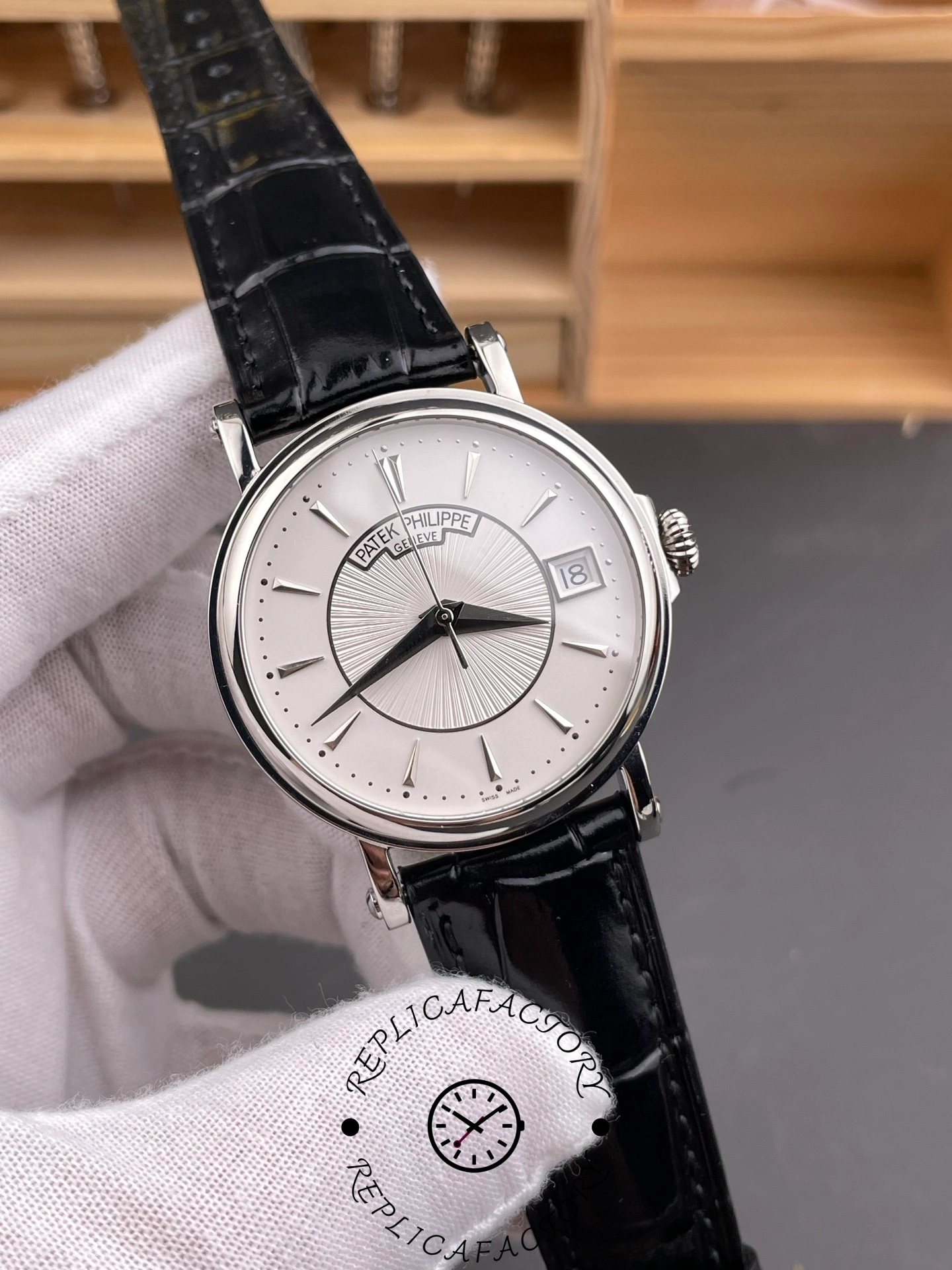 Patek Philippe Calatrava 5153G-001 Guillouche Dial 38mm