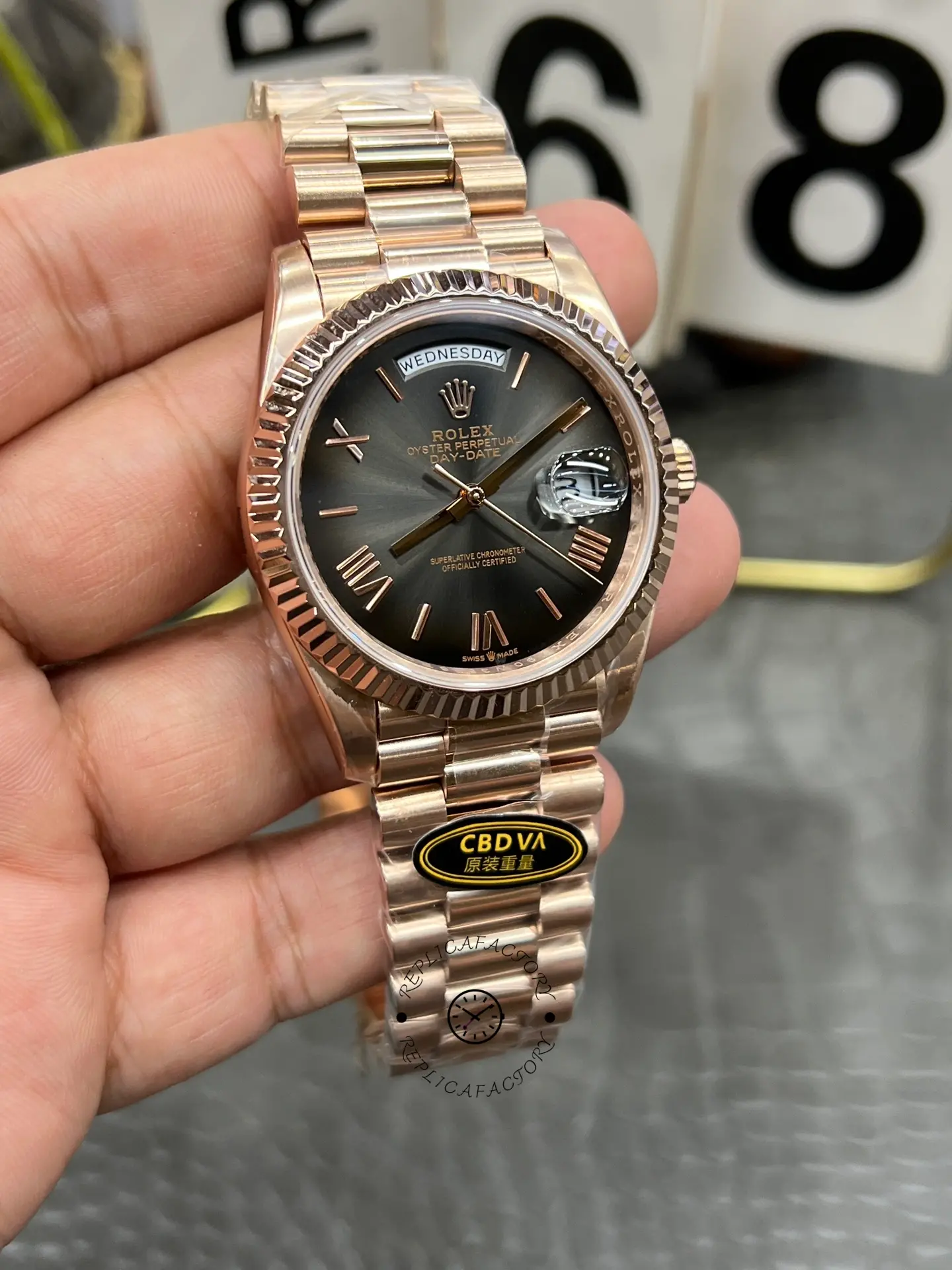 Rolex Day Date in 18 ct Everose Gold M228235 0055 40mm