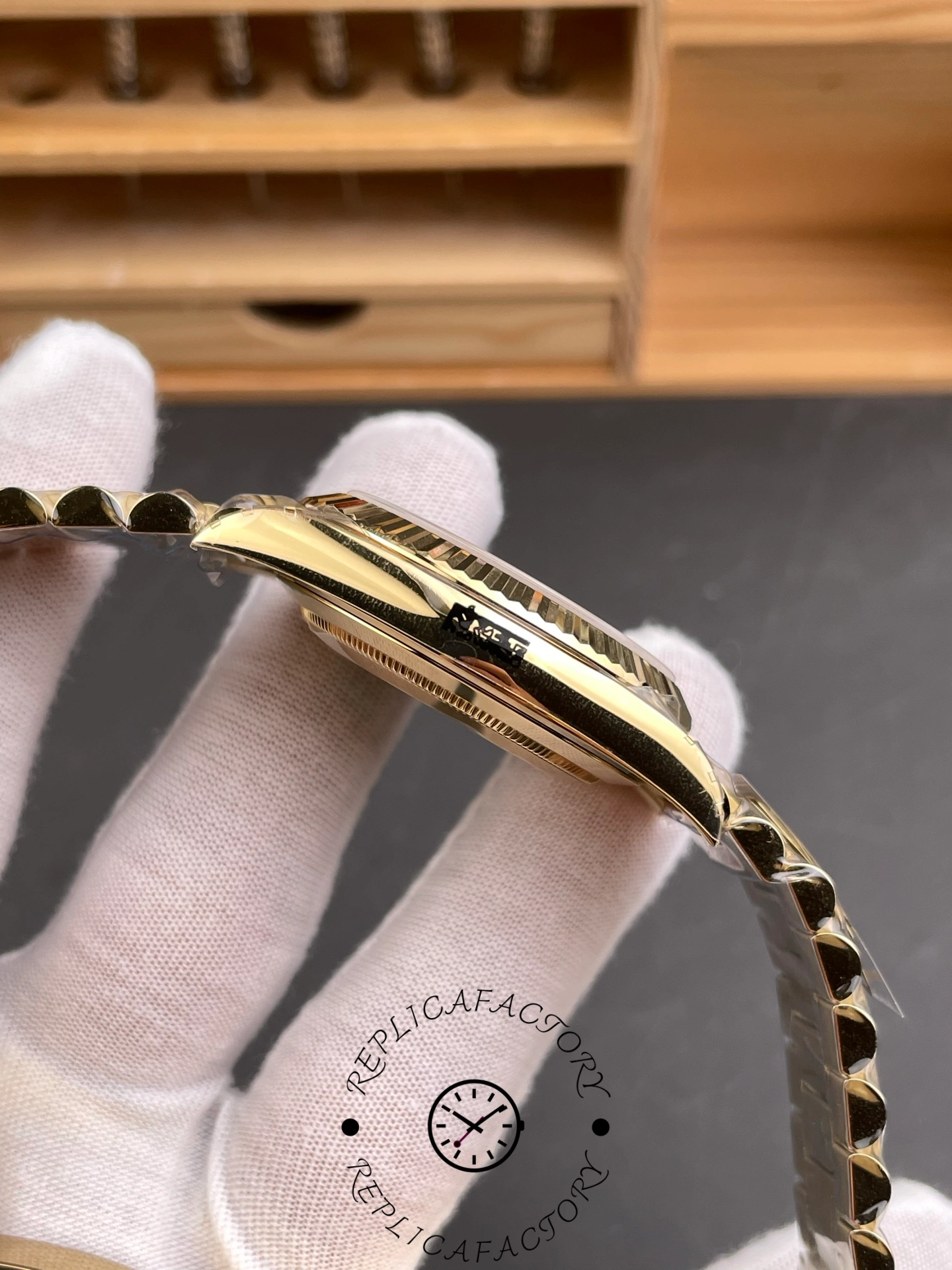 Rolex Day-Date 40 President 228238-0066 Silver Dial