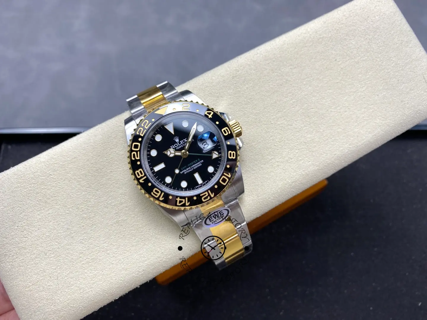Rolex GMT-Master II 116713LN stainless steel case Black Dial 40mm Mens Replica Watch
