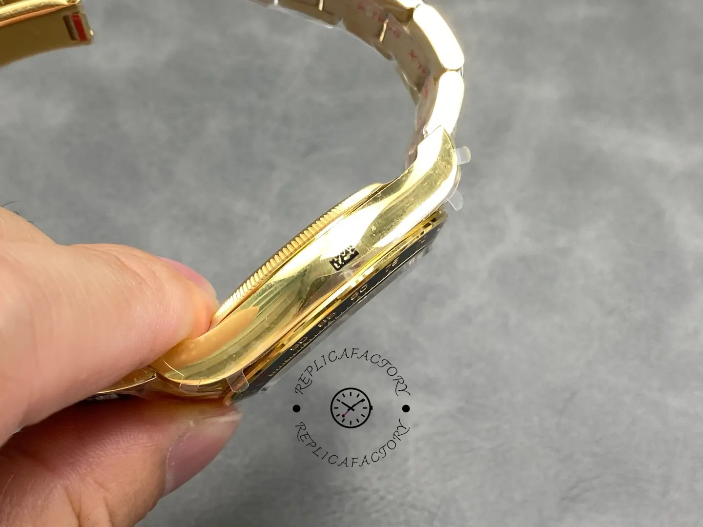 Rolex Daytona 40 Yellow Gold Le Mans 100th Anniversary 126528LN 0001