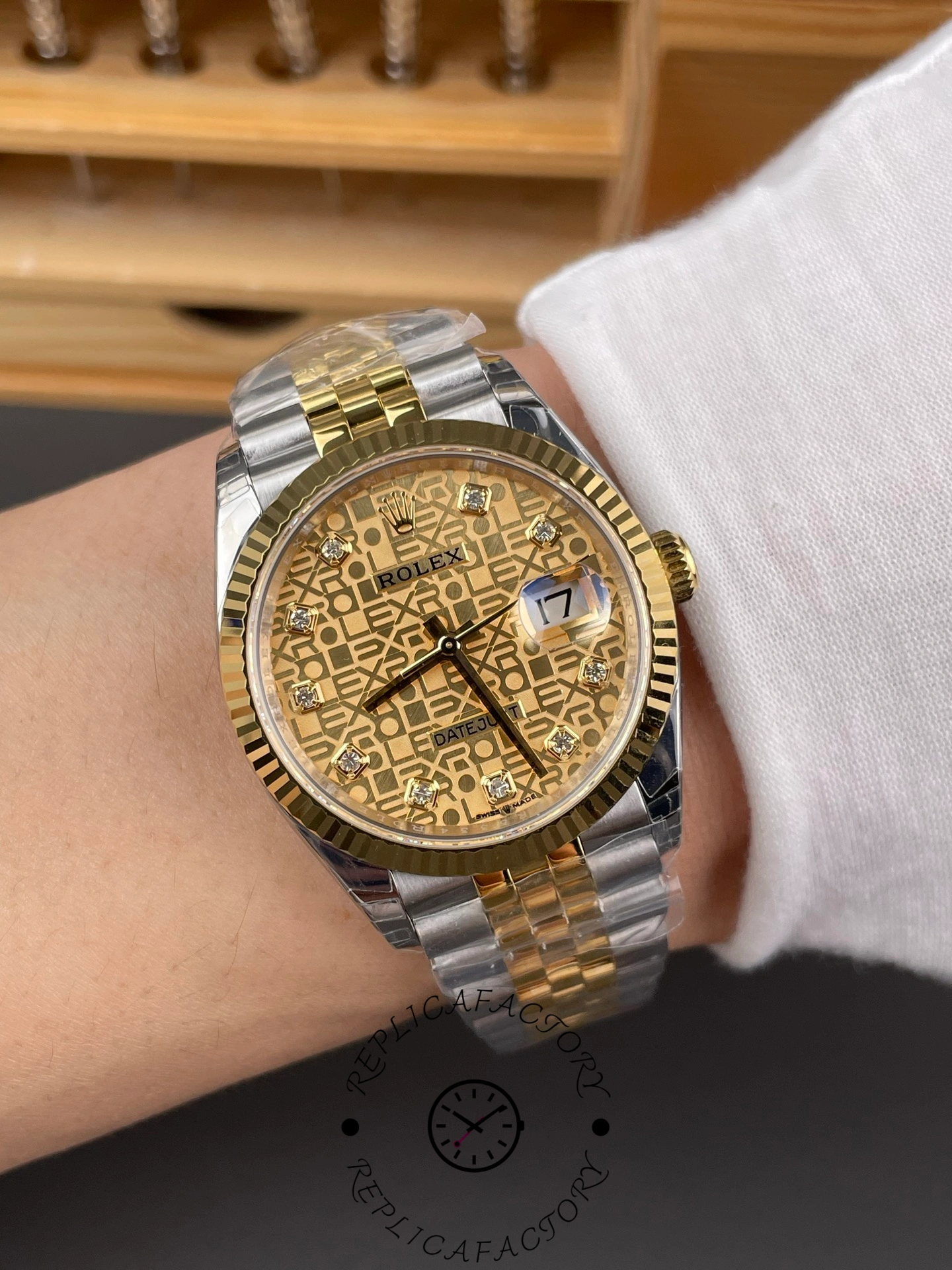 Rolex Datejust 126233 Champagne Jubilee Dial Fluted Bezel 36MM Unisex Replica Watch