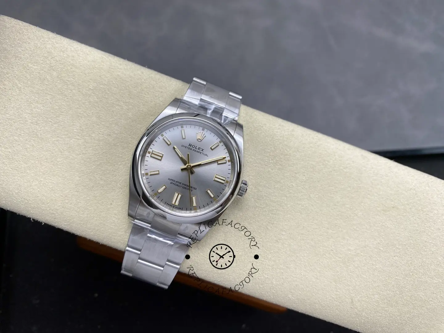 Rolex Oyster Perpetual 41 Silver Dial Steel M124300 0001 Men's Watch