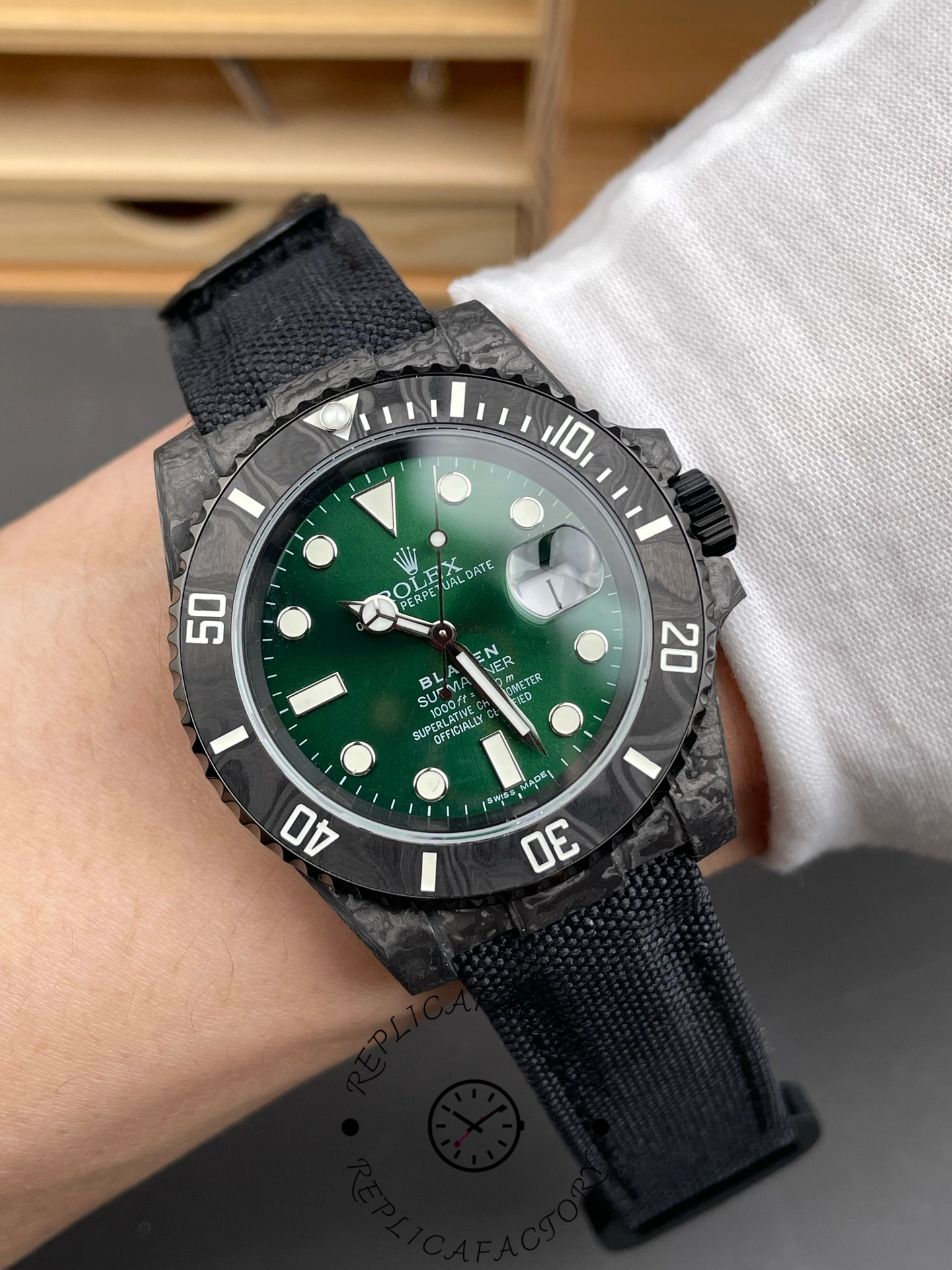 Rolex Submariner DiW Edition Green Dial Black Case 40mm