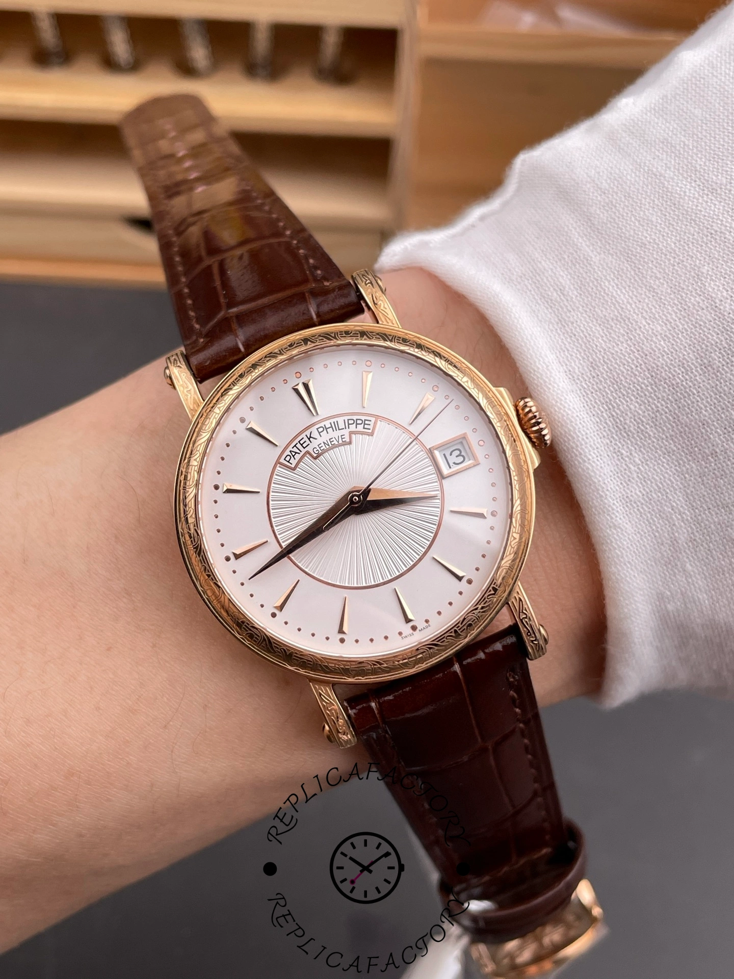 Patek Philippe Calatrava 5153R-001 Date Black Dial 38mm