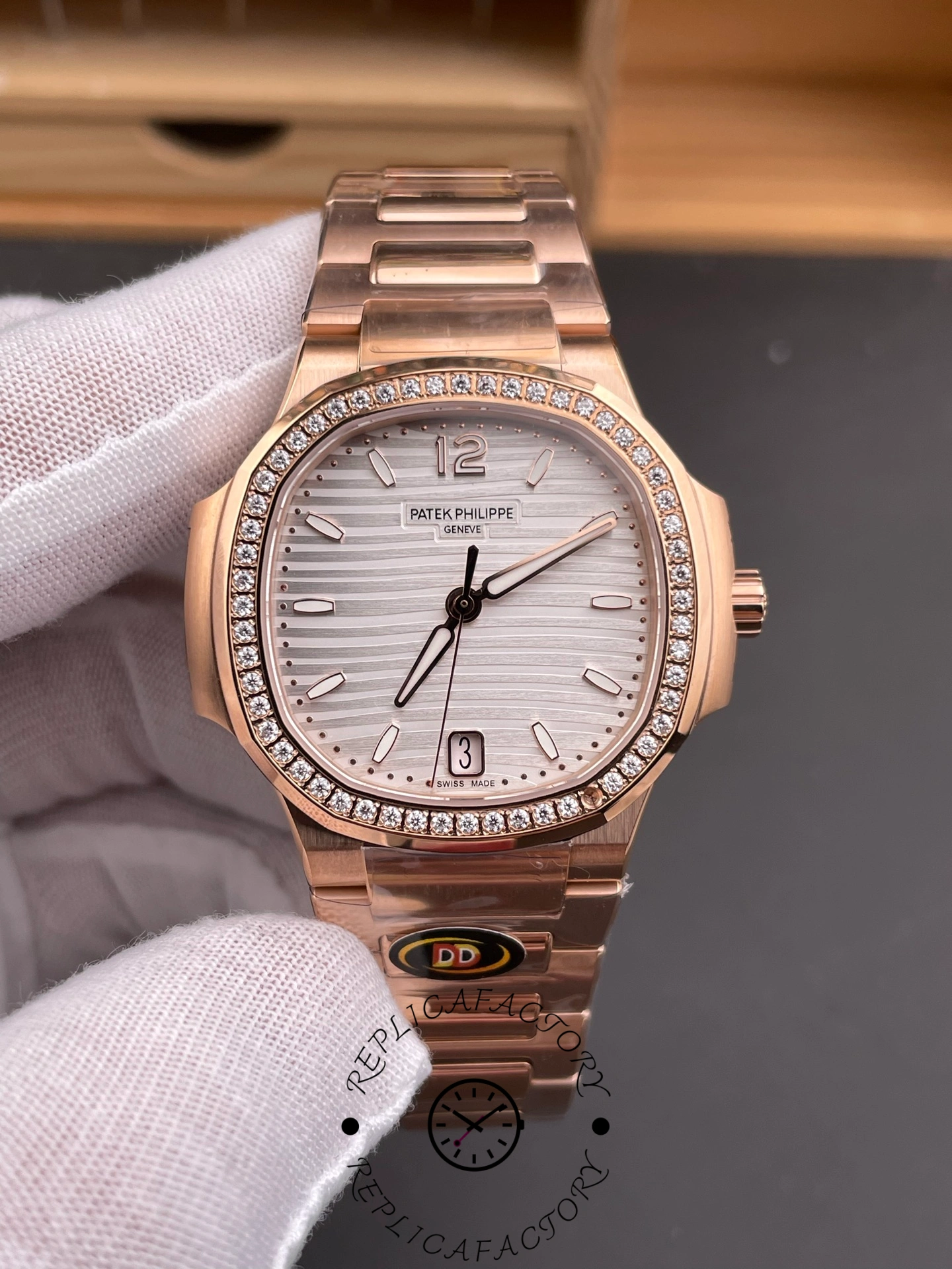 Replica Patek Philippe Nautilus 7118 1200R 001 Watch