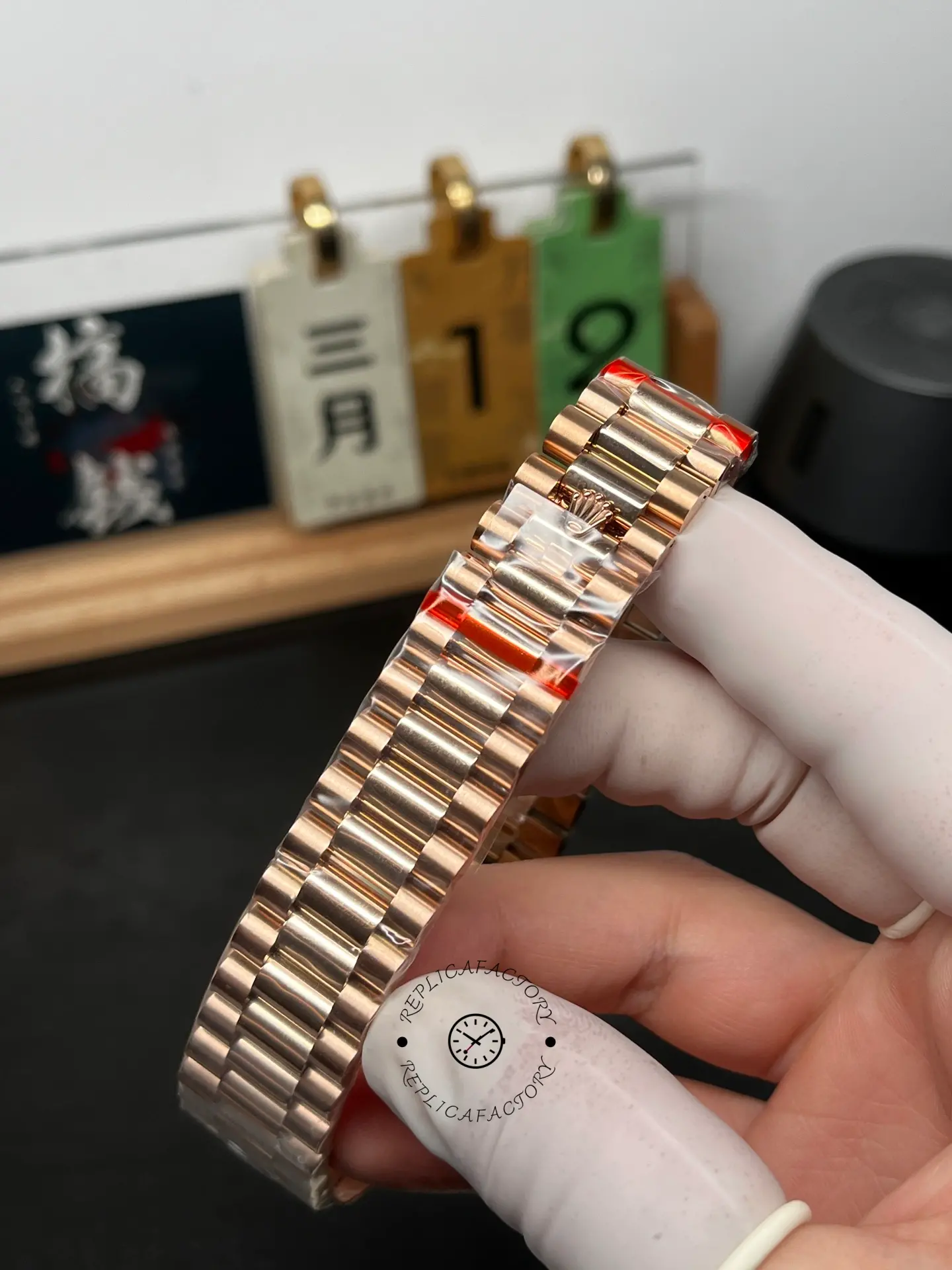Rolex Day-Date 40 Chocolate Dial President Bracelet 228235-0053 Replica