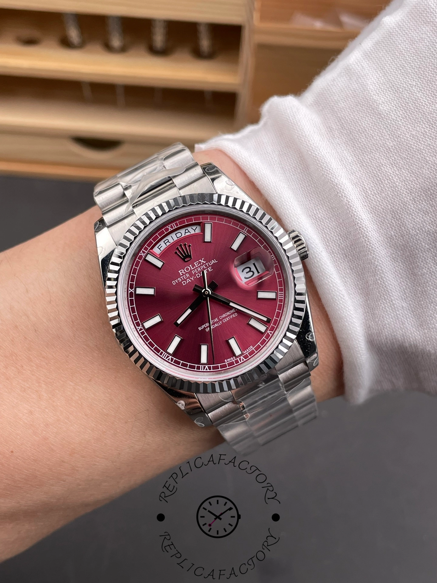 Rolex Day-Date 118239 Cherry Red Dial Fluted Bezel 36mm Lady Replica Watch