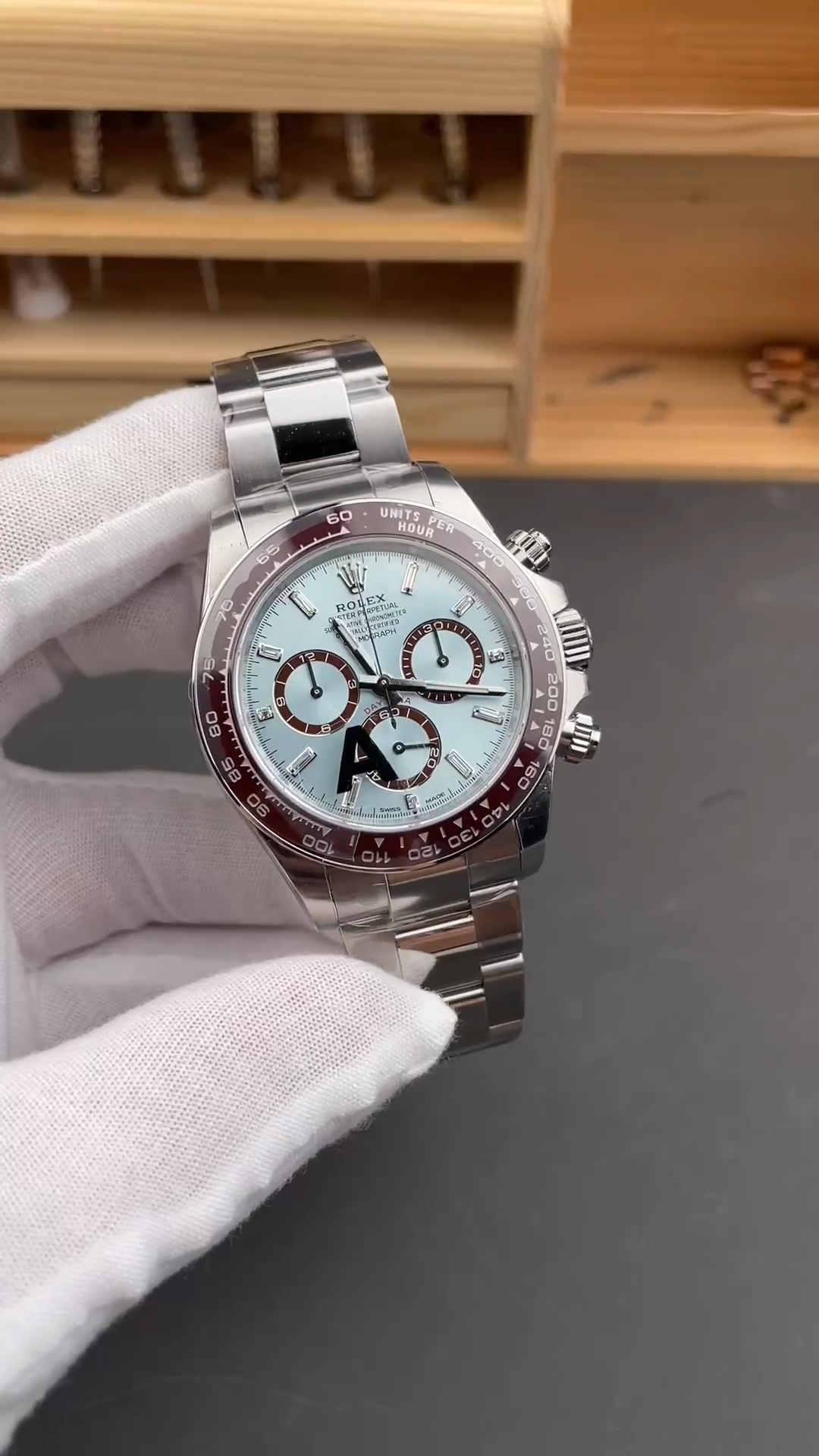 Replica Rolex Platinum Cosmograph Daytona Ice Blue Ice Blue Diamond Baguette Mark 126506 0002