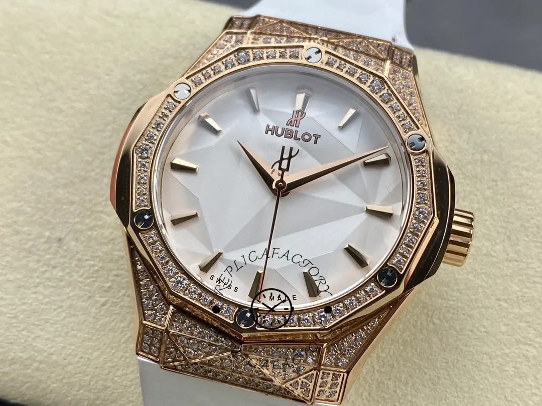 Hublot Classic Fusion 550.OS.2200.RW.1604.ORL20 40mm