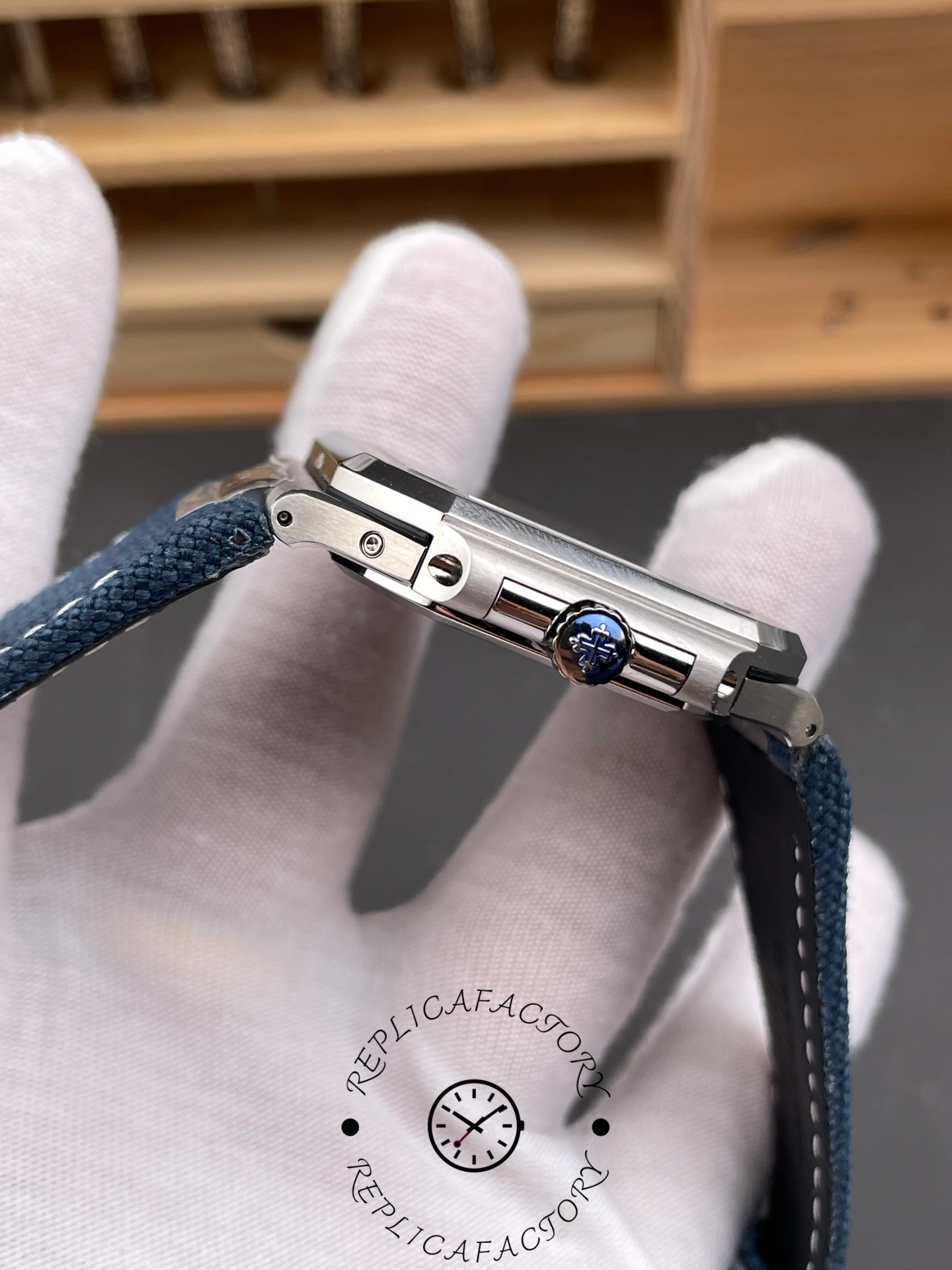 Patek Philippe Cubitus Platinum 5822P 001