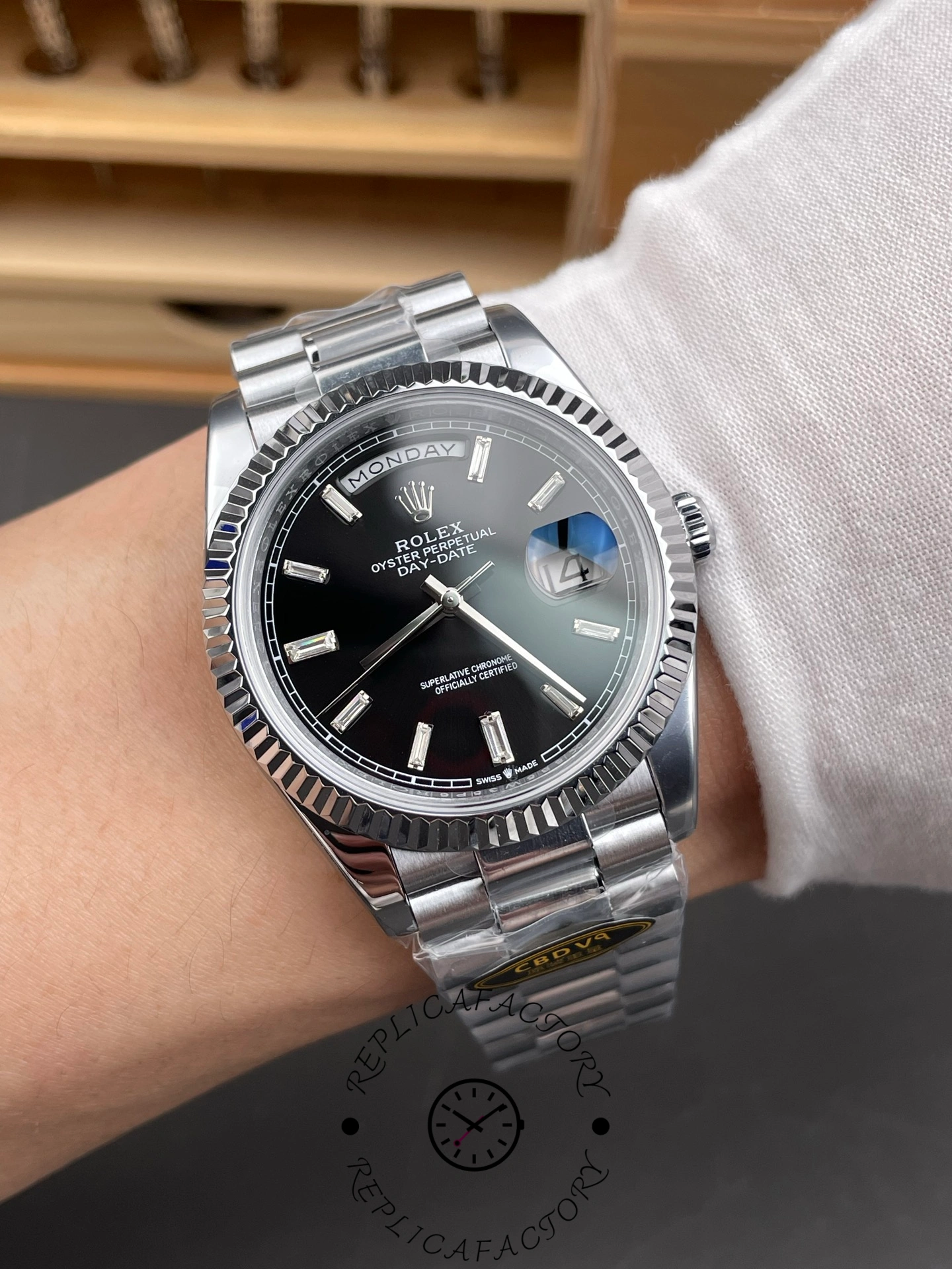 Rolex Day-Date 40mm 228239 0005 Black Diamond Dial Fluted Bezel Mens Replica Watch