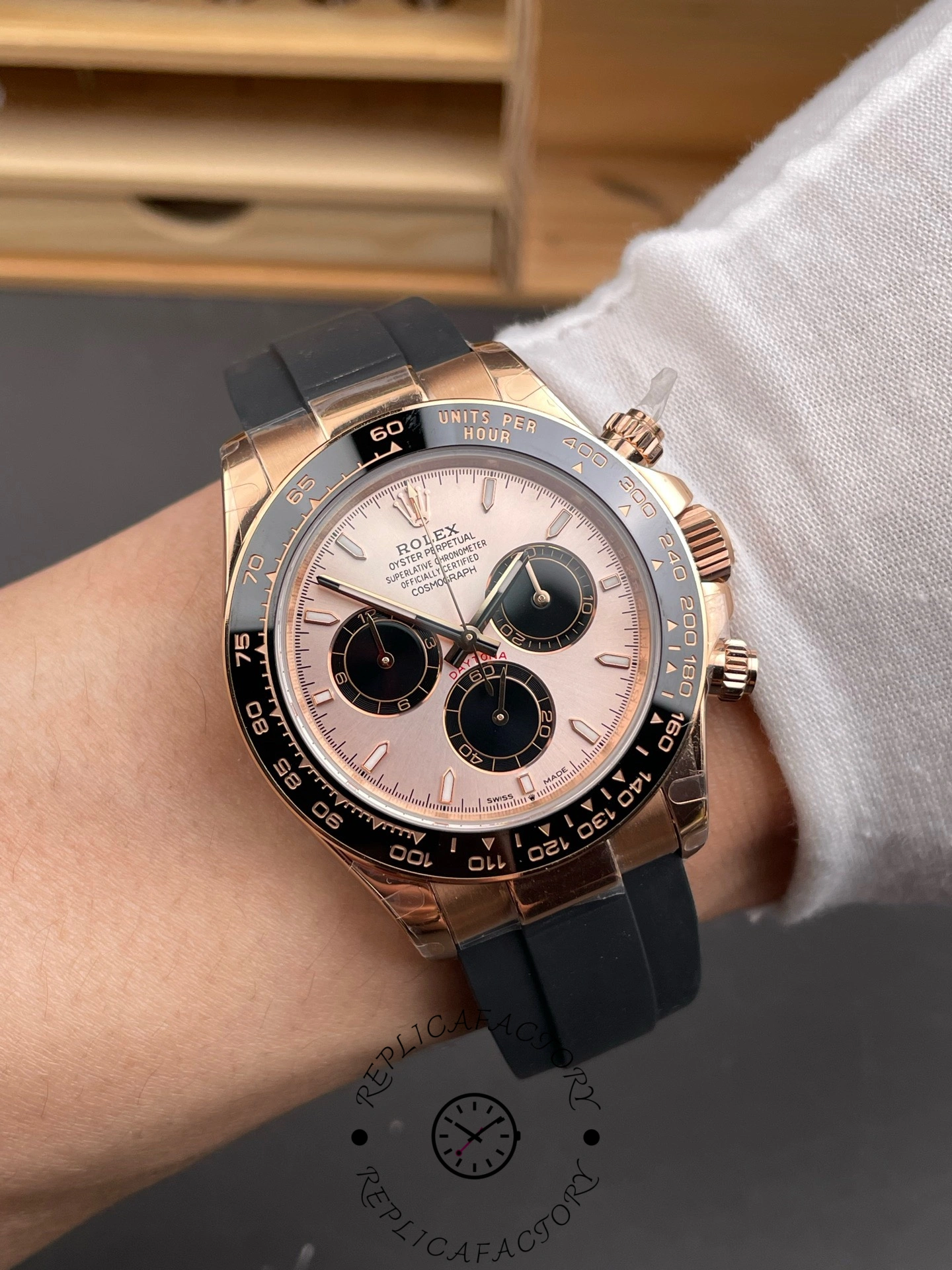Rolex Daytona 126515LN 0006 Sundust 40mm Everose Gold Oysterflex