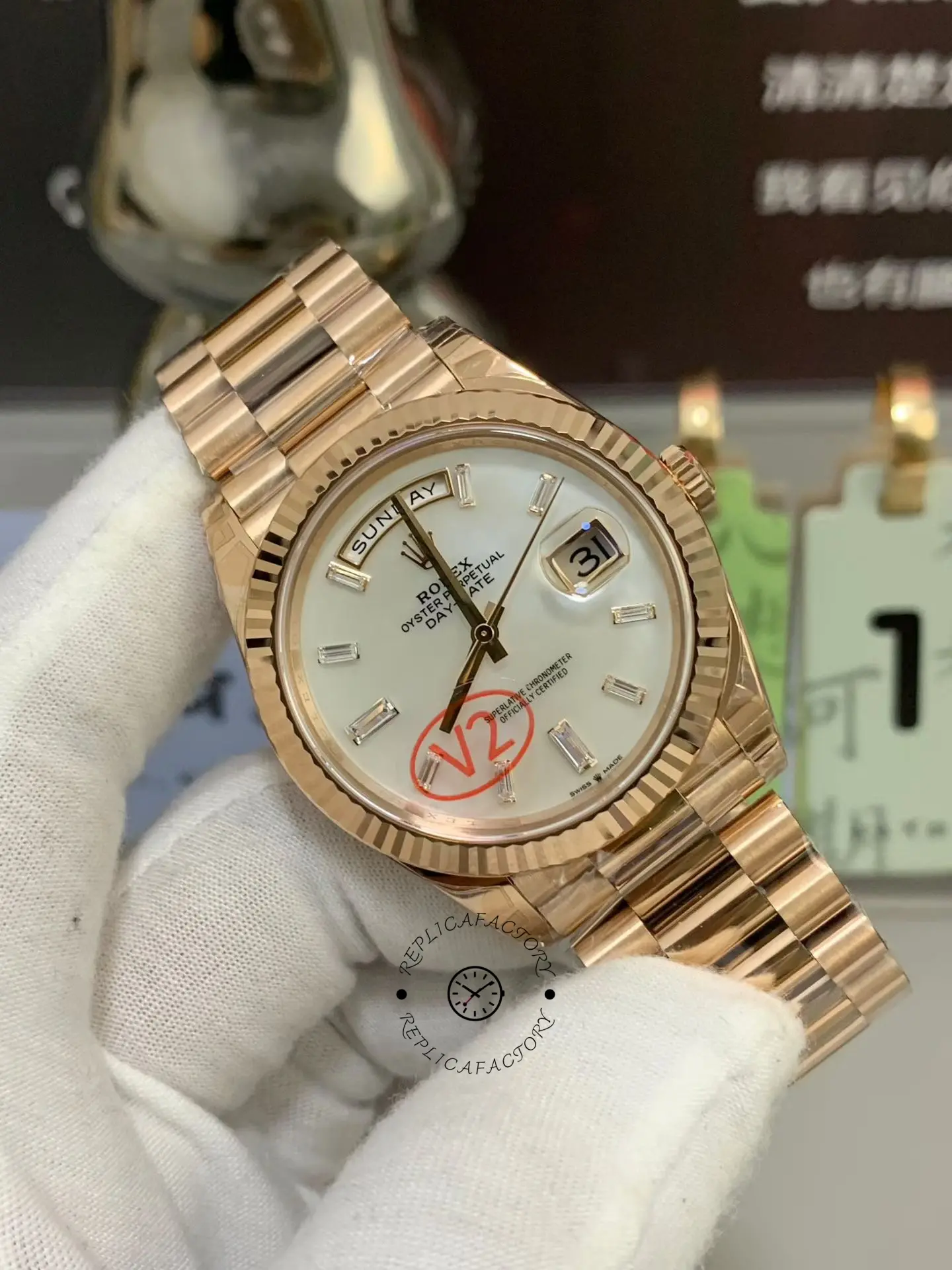 Rolex Day-Date 40mm MOP Dial Men's Watch 228235-0056 Replica