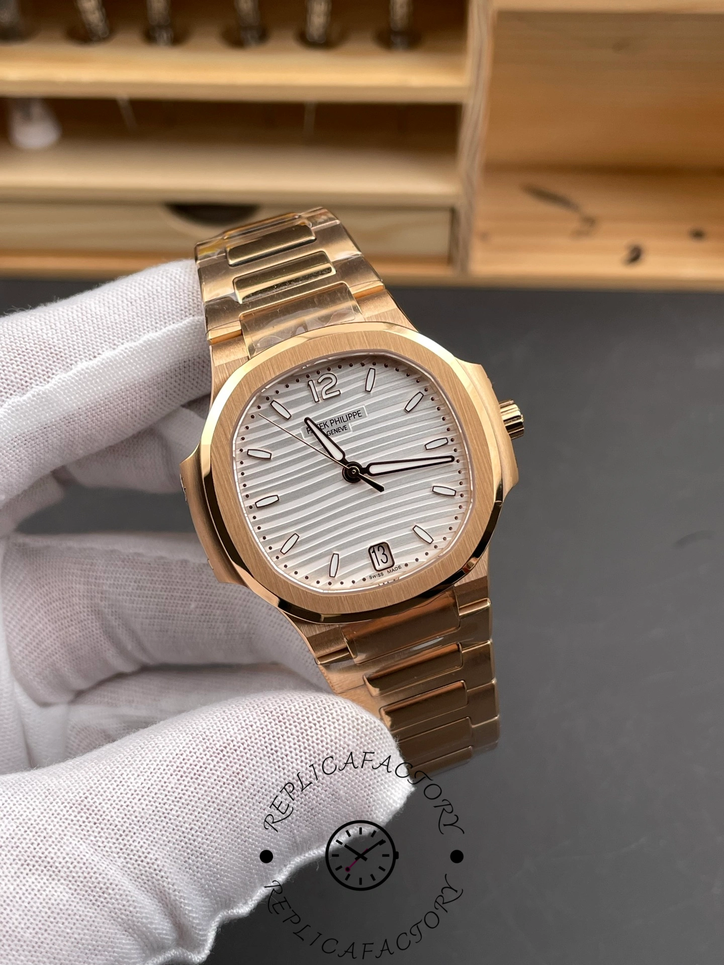 Replica Patek Philippe Nautilus 7118 1R 001 40mm Mens Watch