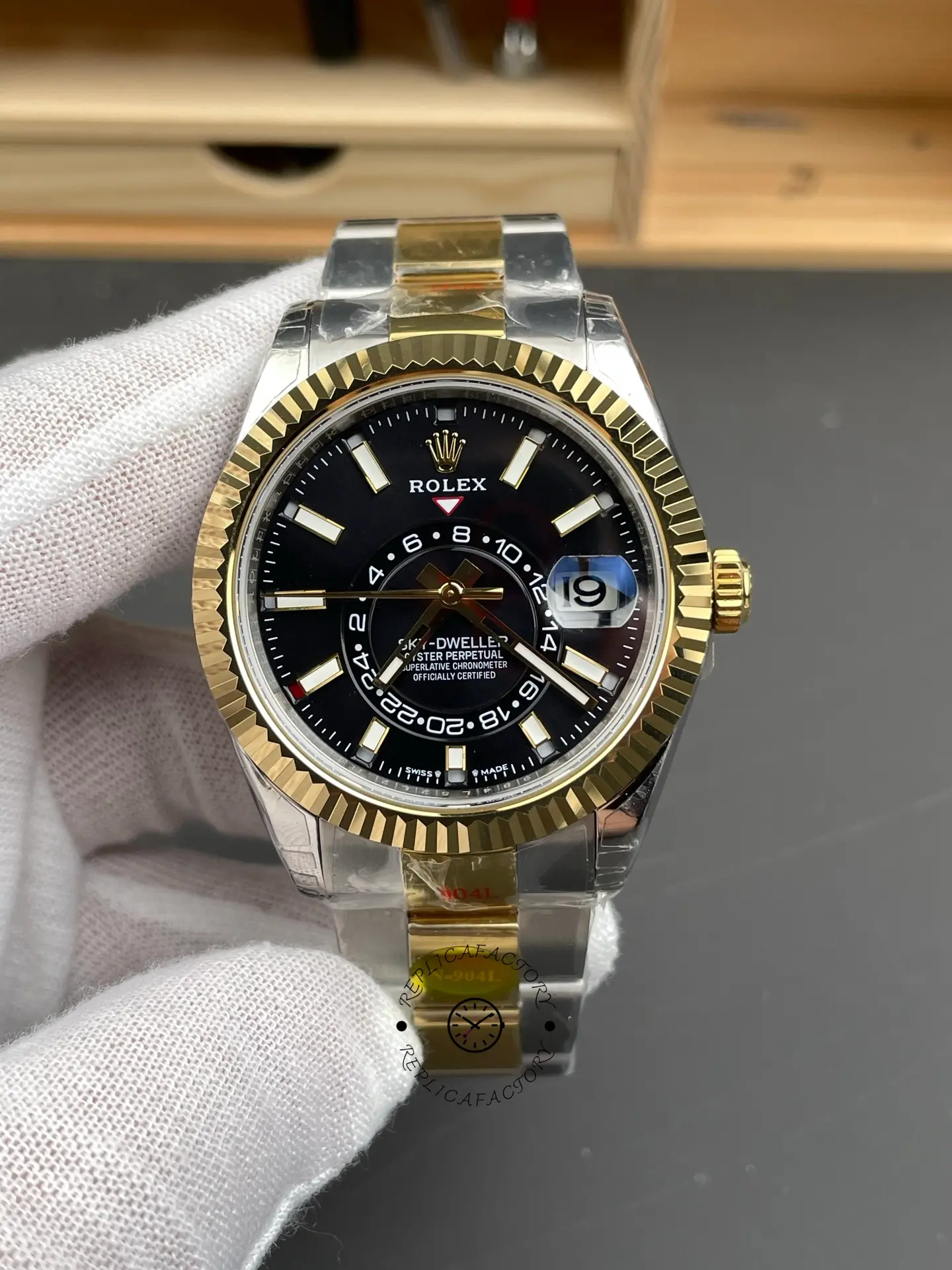 Rolex Sky Dweller 42 Oystersteel and Yellow Gold M336933 0004 Men's Watch