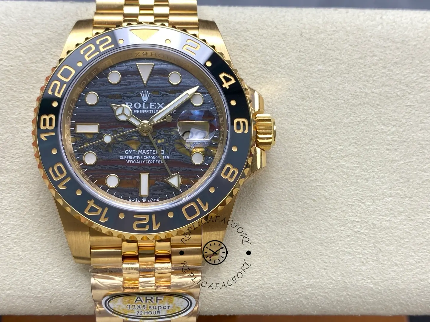 Rolex GMT-Master II front full dial view 126718GRNR