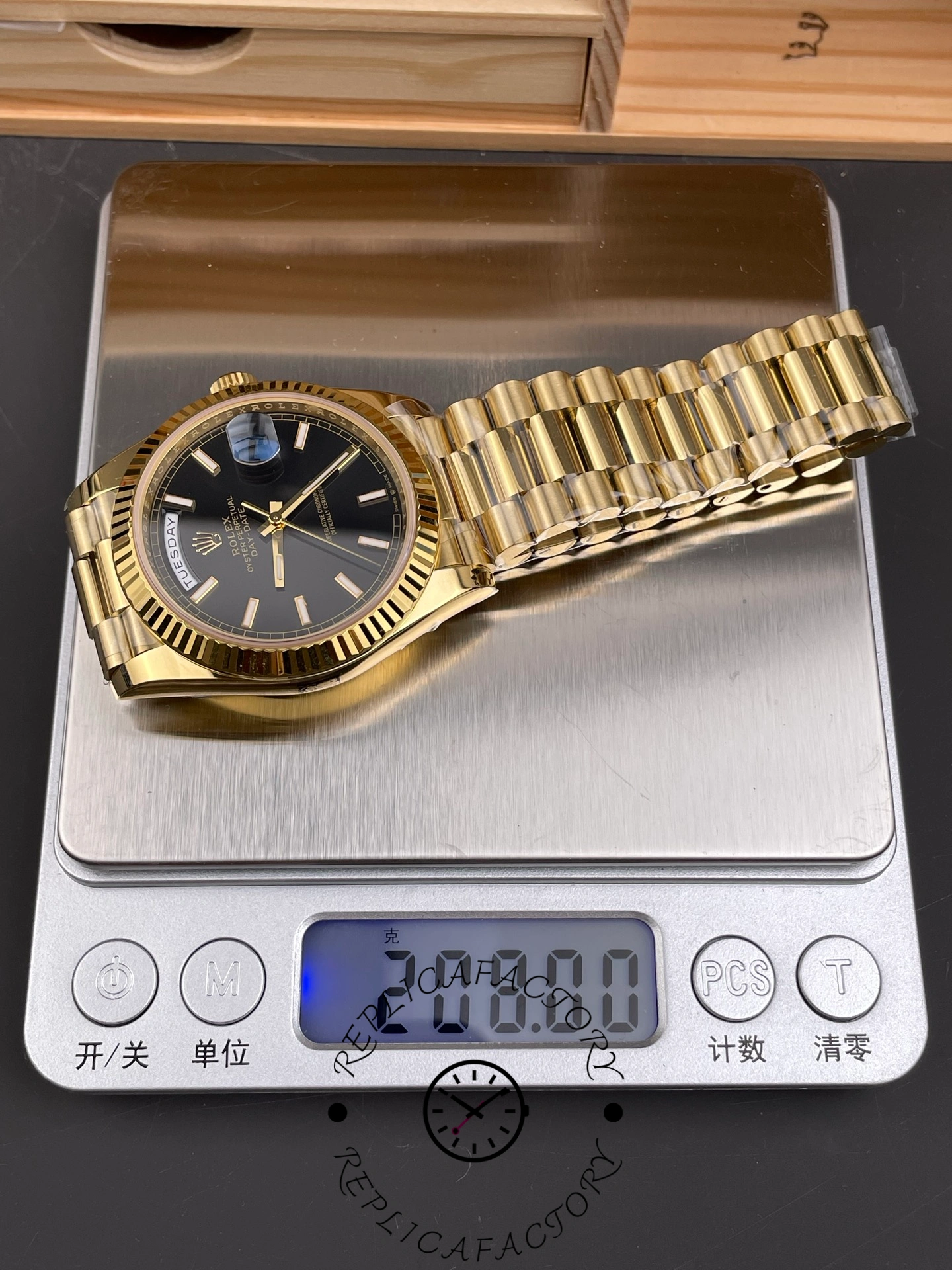Rolex Day Date 40mm Yellow Gold President Black Dial m228238 0067