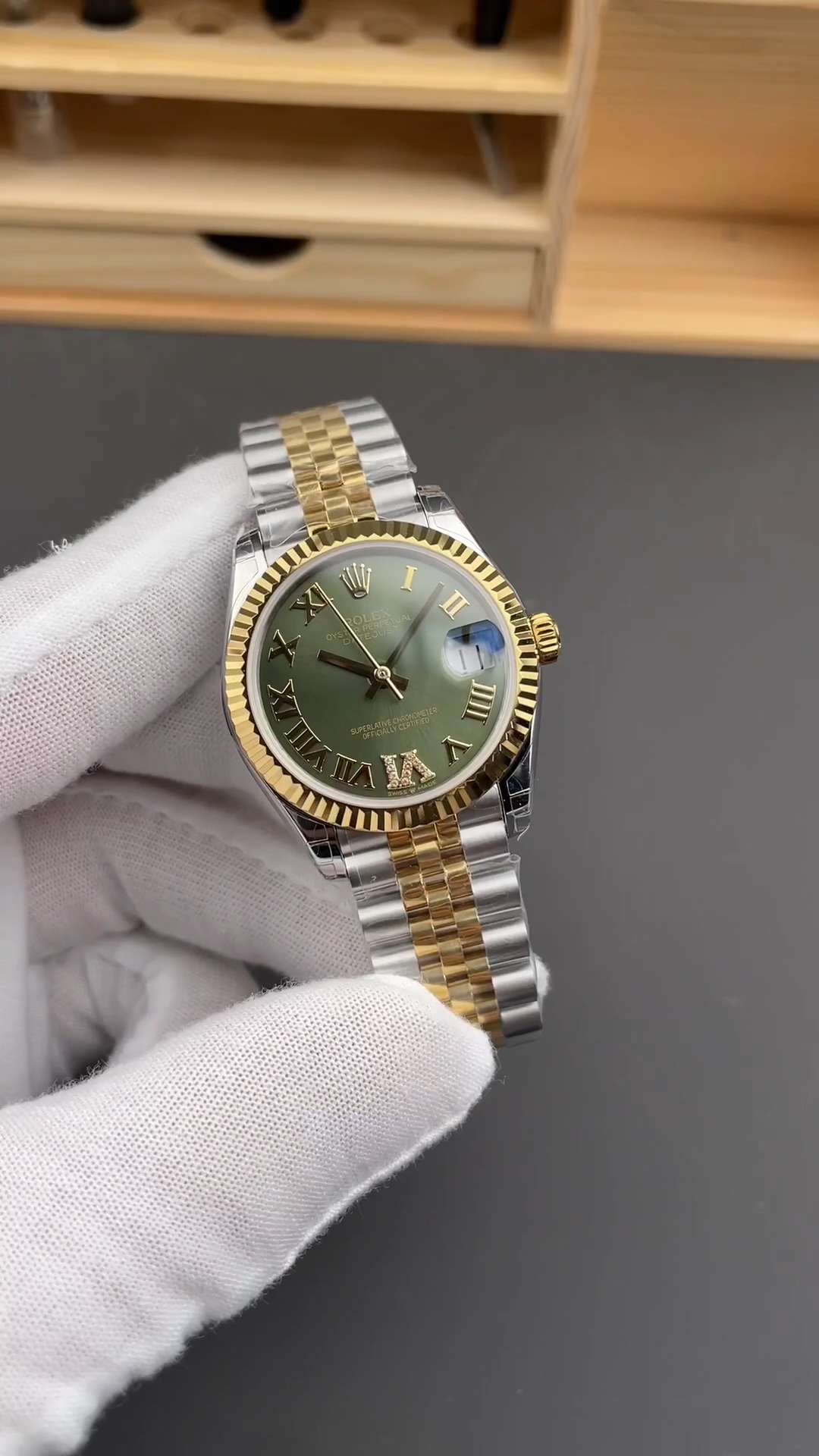 Rolex Datejust 31mm Stainless Steel and Yellow Gold 278273 0016 Green VI Roman Jubilee