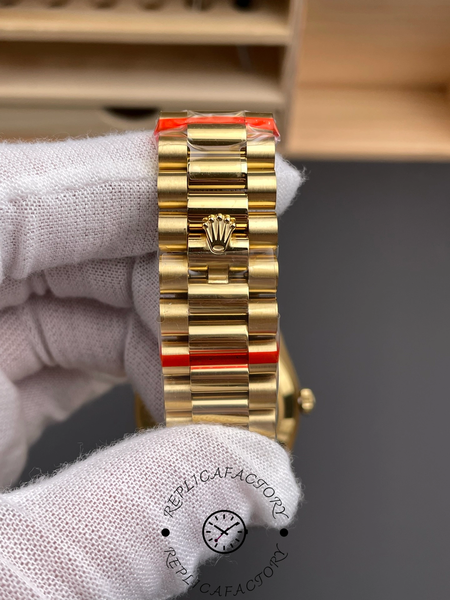 Rolex Day Date 40 President 228238 0061
