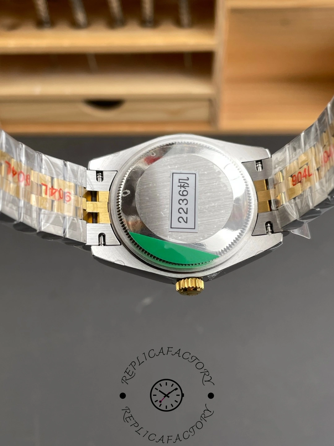 Rolex Datejust 126233 Champagne Diamond Dial Fluted Bezel 36MM Unisex Replica Watch