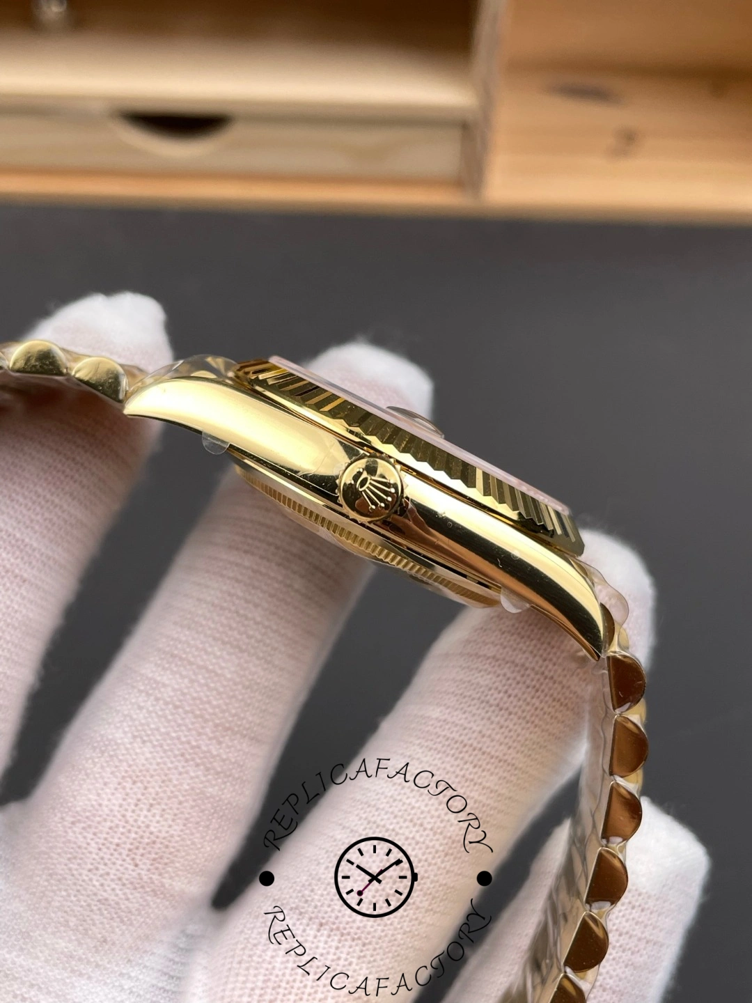Rolex Day Date 40mm Yellow Gold President Black Dial m228238 0067