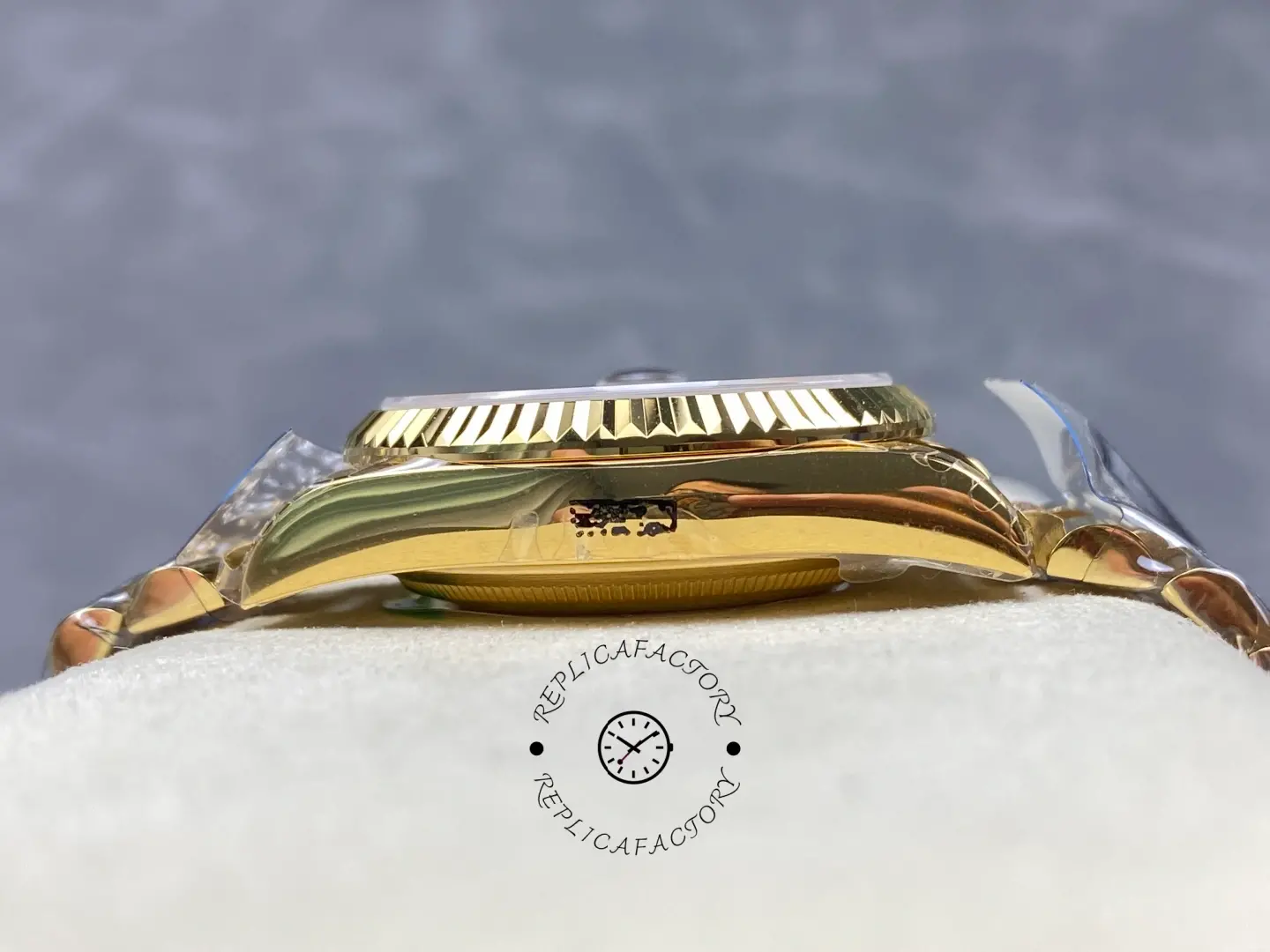 Rolex Day-Date 36 Silver Dial Automatic Men's Watch Replica 128238