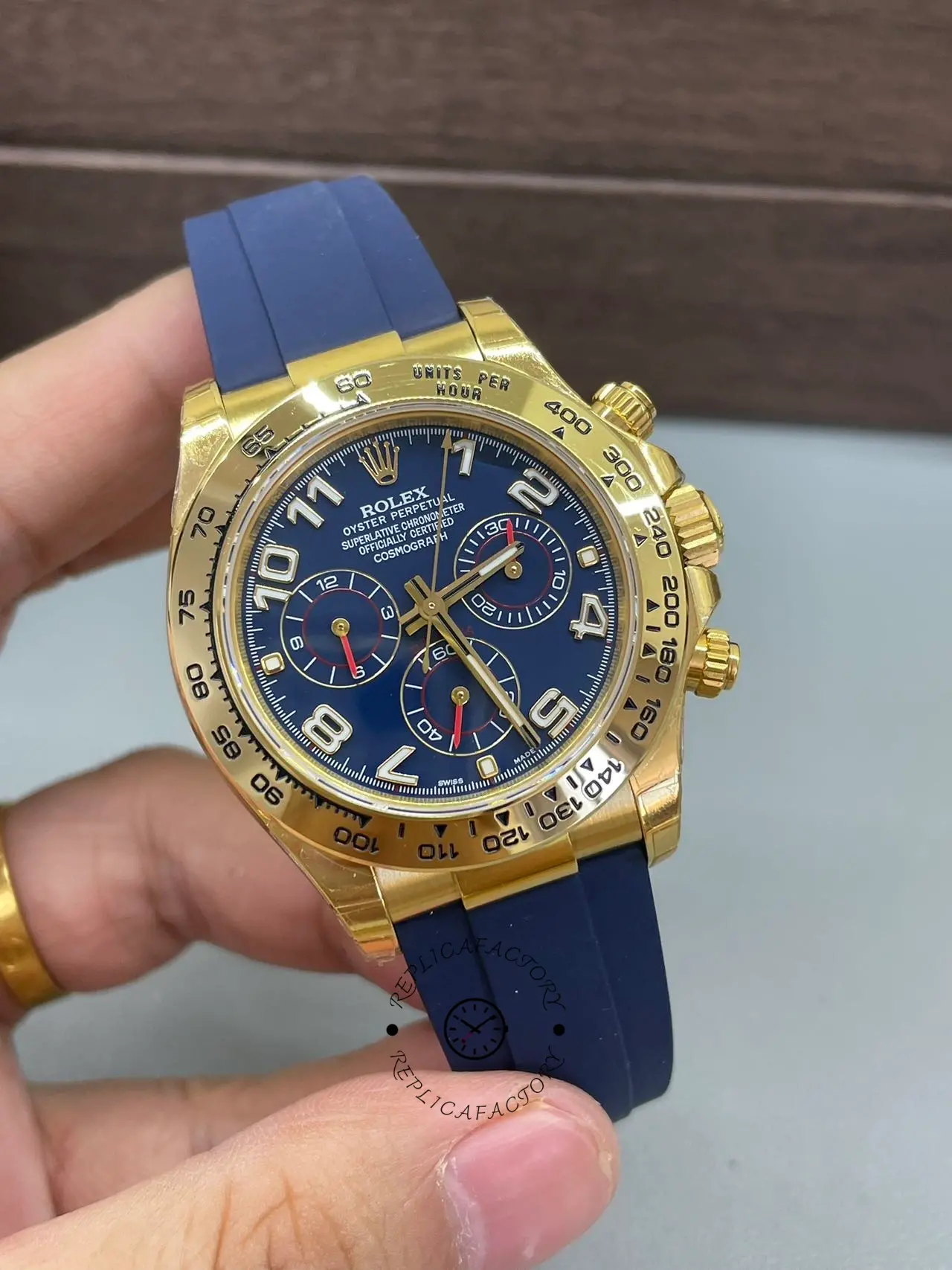 Rolex Cosmograph Daytona Yellow Gold Case Blue Dial 116518 Men's Watch