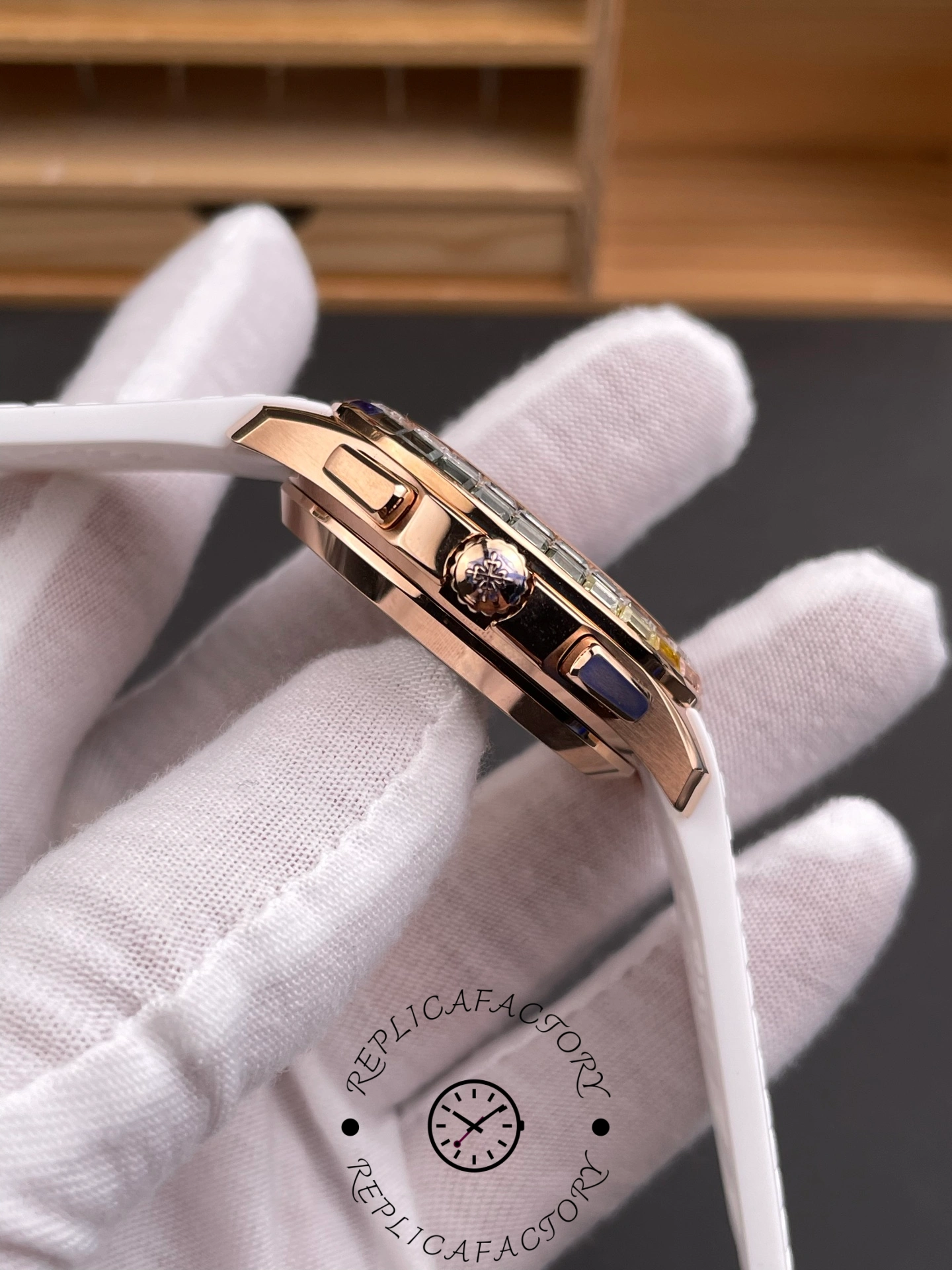 Patek Philippe Aquanaut 7968-300R-001 39.9mm