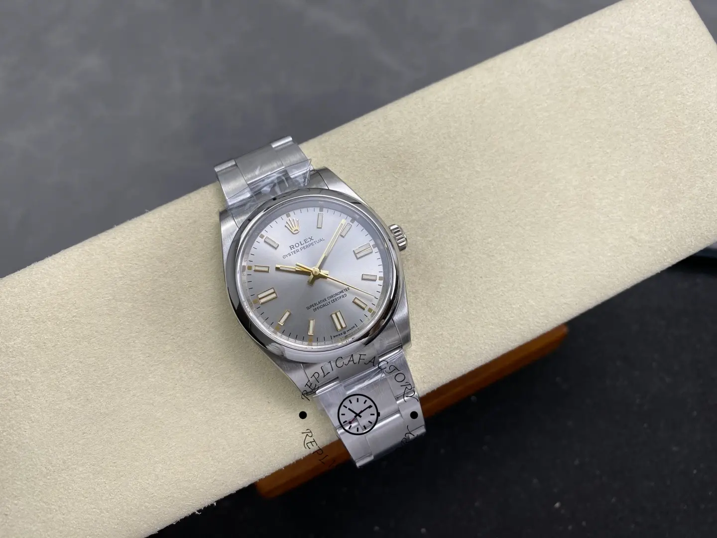 Rolex Oyster Perpetual 41 Silver Dial Steel M124300 0001 Men's Watch
