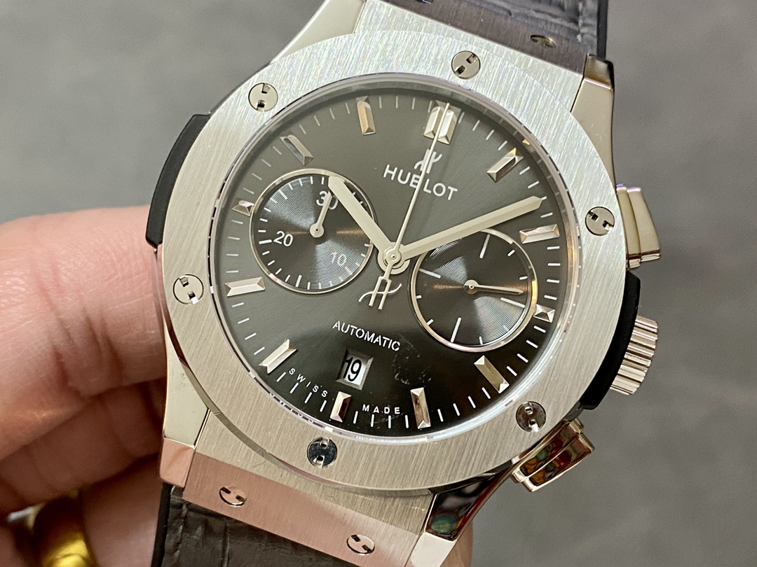 Hublot Classic Fusion 521.NX.7071.LR 45MM Mens