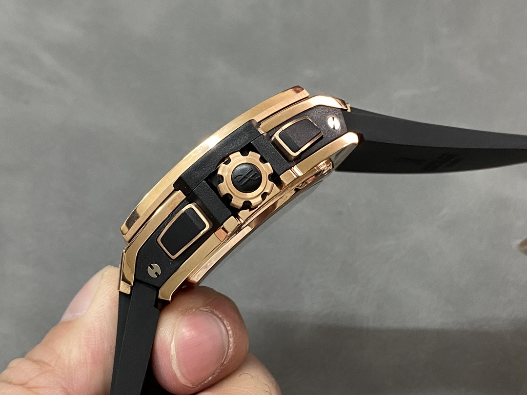 Hublot Spirit of Big Bang 601.OX.0183.LR.1704 45 MM Mens