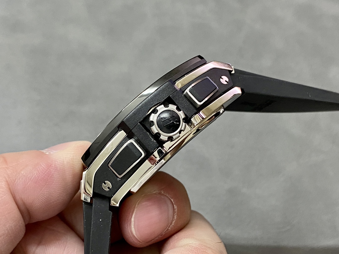 Hublot Spirit of Big Bang 642.NM.0170.RX 42mm Mens