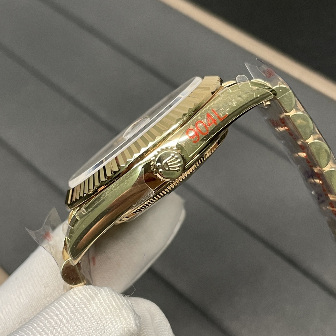 Rolex Day-Date 228238 White Roman Dial Fluted Bezel 40mm Mens Replica Watch