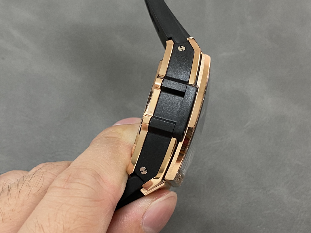 Hublot Spirit of Big Bang 601.OX.0183.LR.1704 45 MM Mens