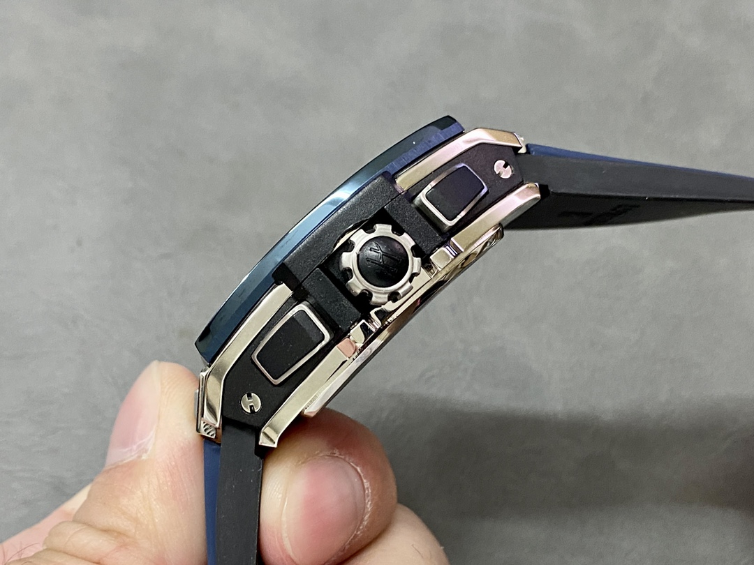 Hublot Spirit of Big Bang 642.NL.7170.RX 42mm Mens