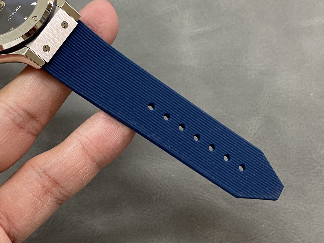 Hublot Classic Fusion 565.NX.1171.RX Lady 38 MM